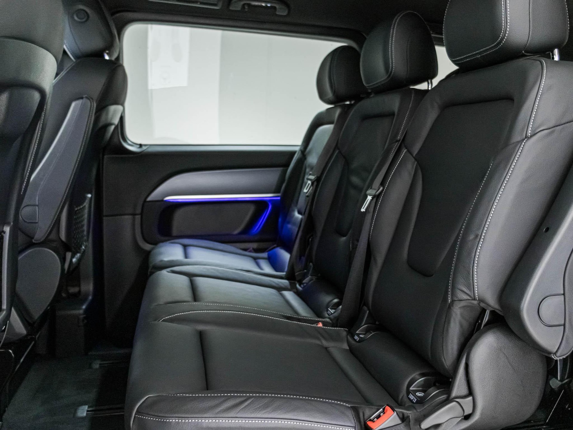 MERCEDES-BENZ V 300 d 4MATIC AVANTGARDE L-image-7