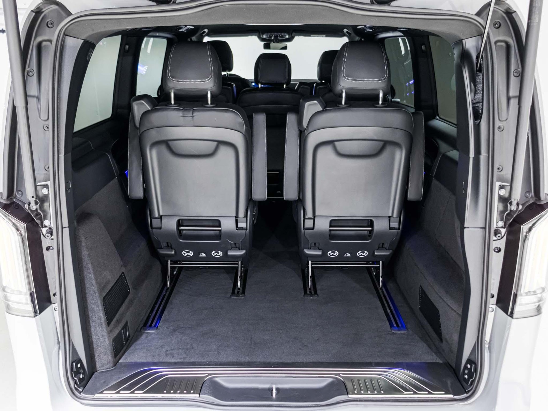 MERCEDES-BENZ V 300 d 4MATIC AVANTGARDE L-image-13