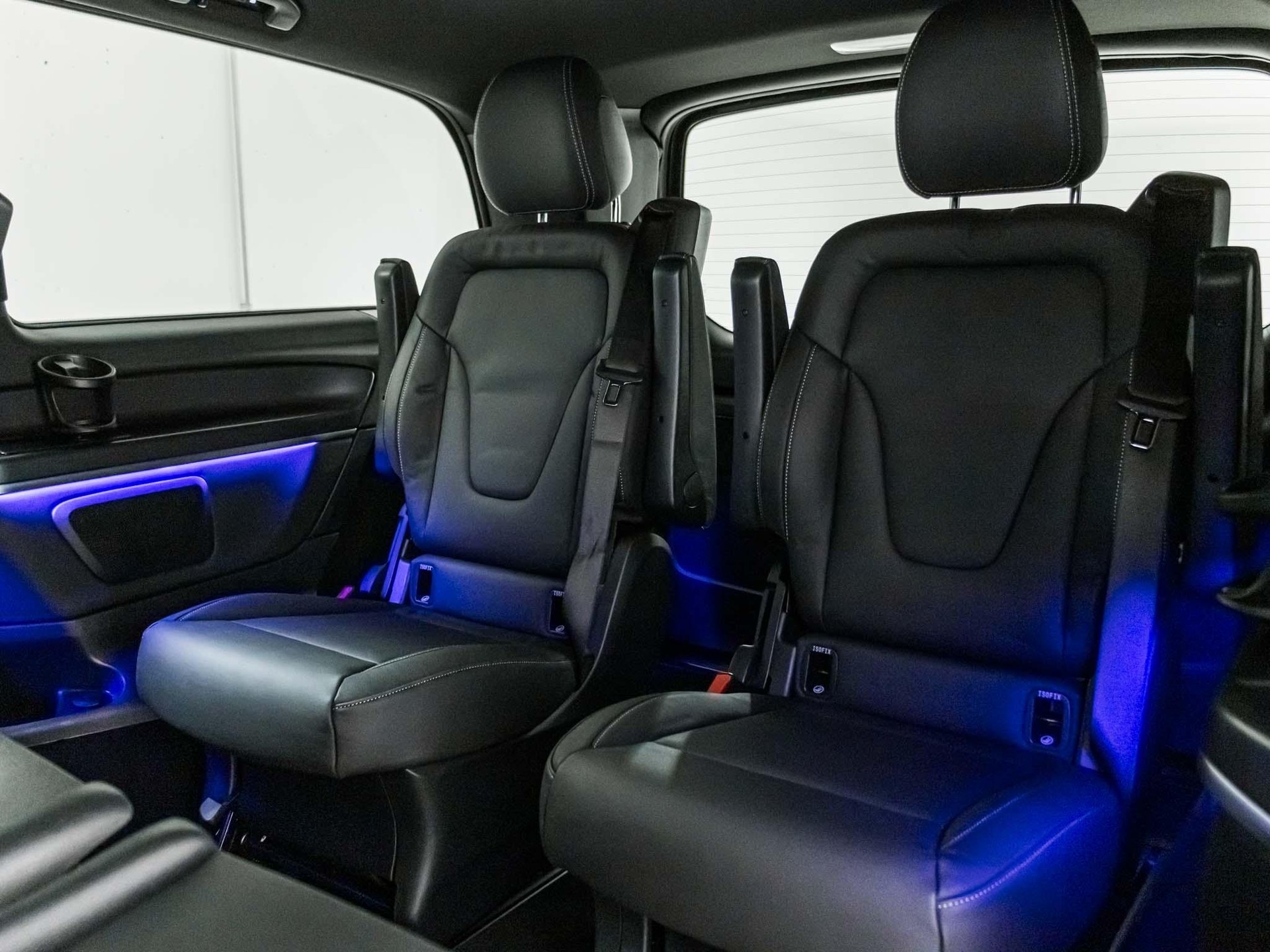 MERCEDES-BENZ V 300 d 4MATIC AVANTGARDE L-image-8