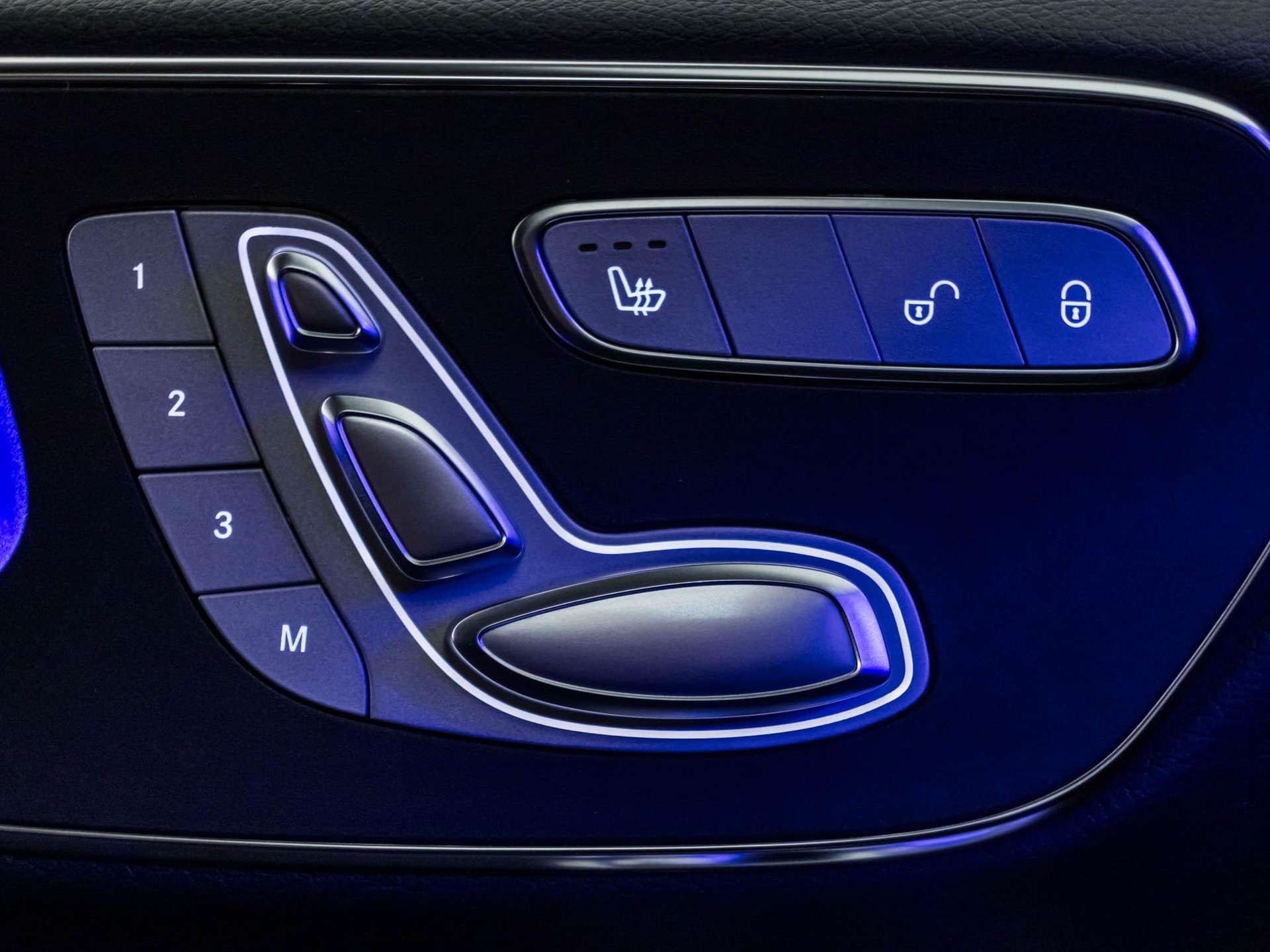MERCEDES-BENZ V 300 d 4MATIC AVANTGARDE L-image-12