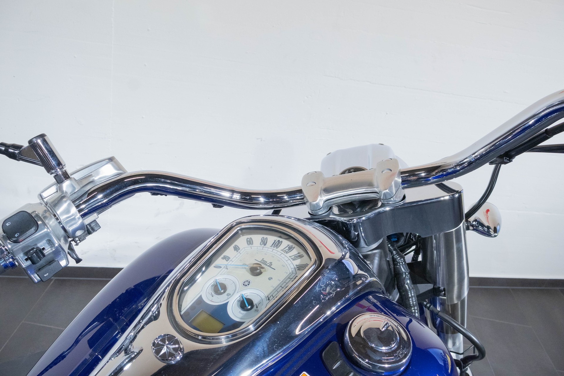 YAMAHA XV 1900 Midnight Star-image-7