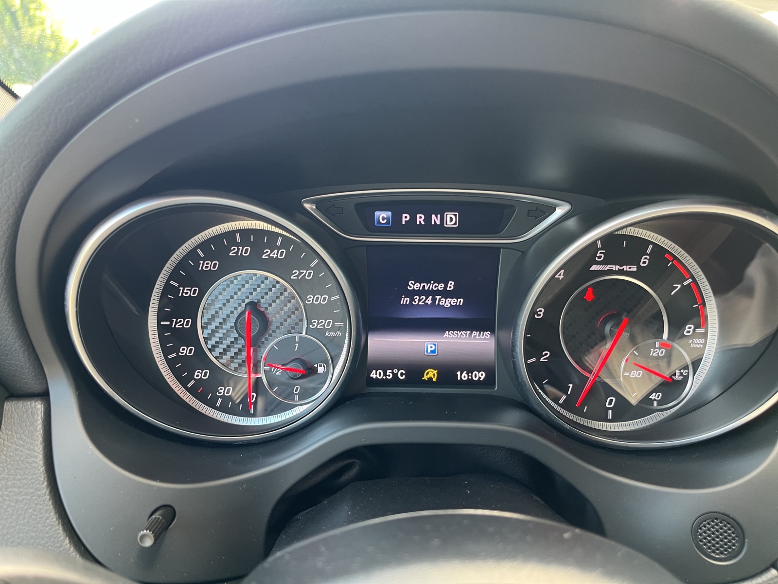 MERCEDES-BENZ GLA 45 AMG 4Matic 7G-DCT-image-9