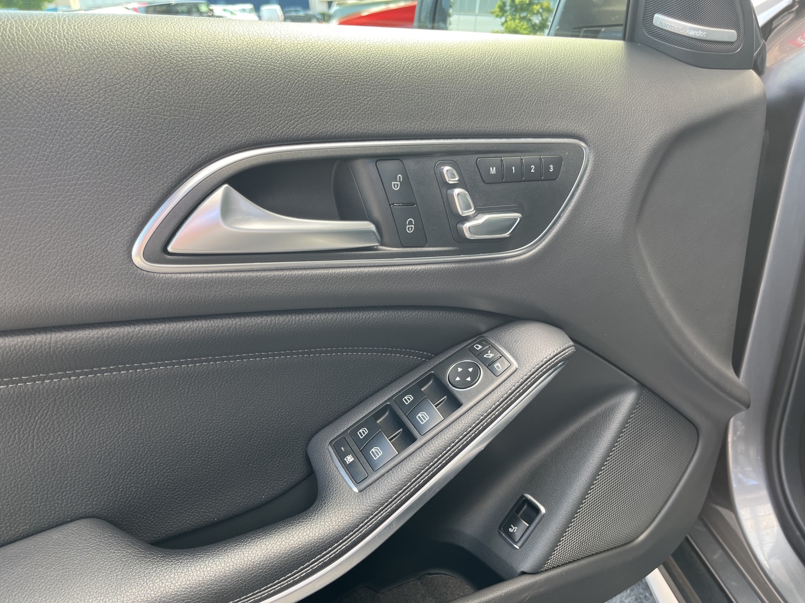 MERCEDES-BENZ GLA 45 AMG 4Matic 7G-DCT-image-12