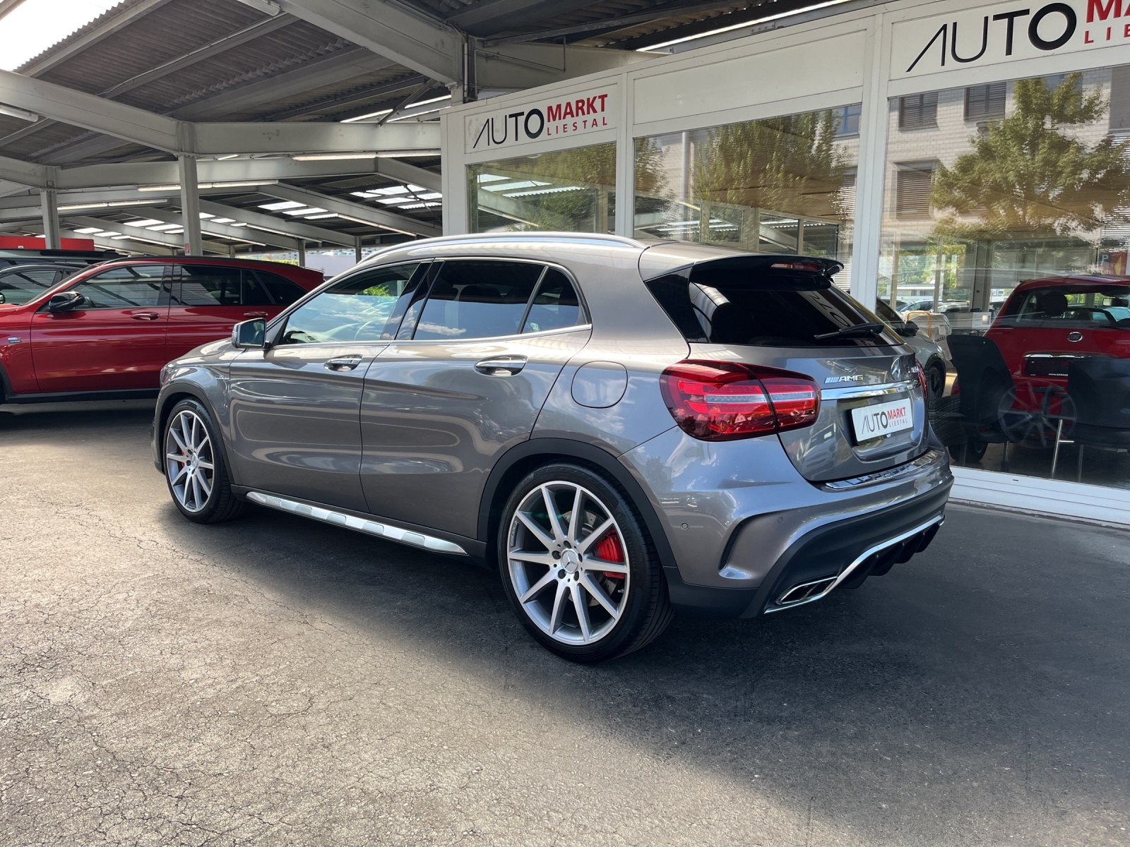 MERCEDES-BENZ GLA 45 AMG 4Matic 7G-DCT-showroom-element-2