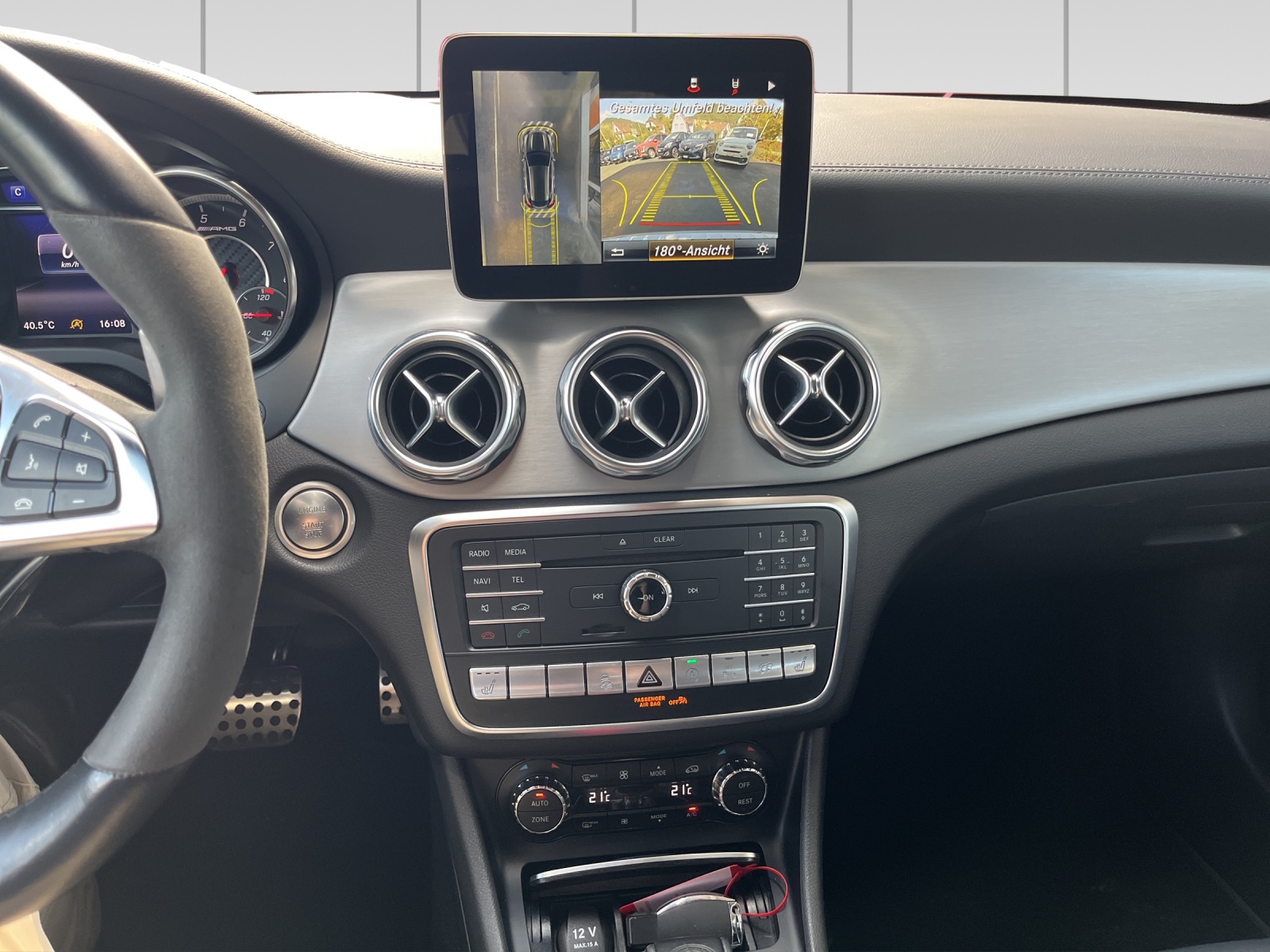 MERCEDES-BENZ GLA 45 AMG 4Matic 7G-DCT-image-11