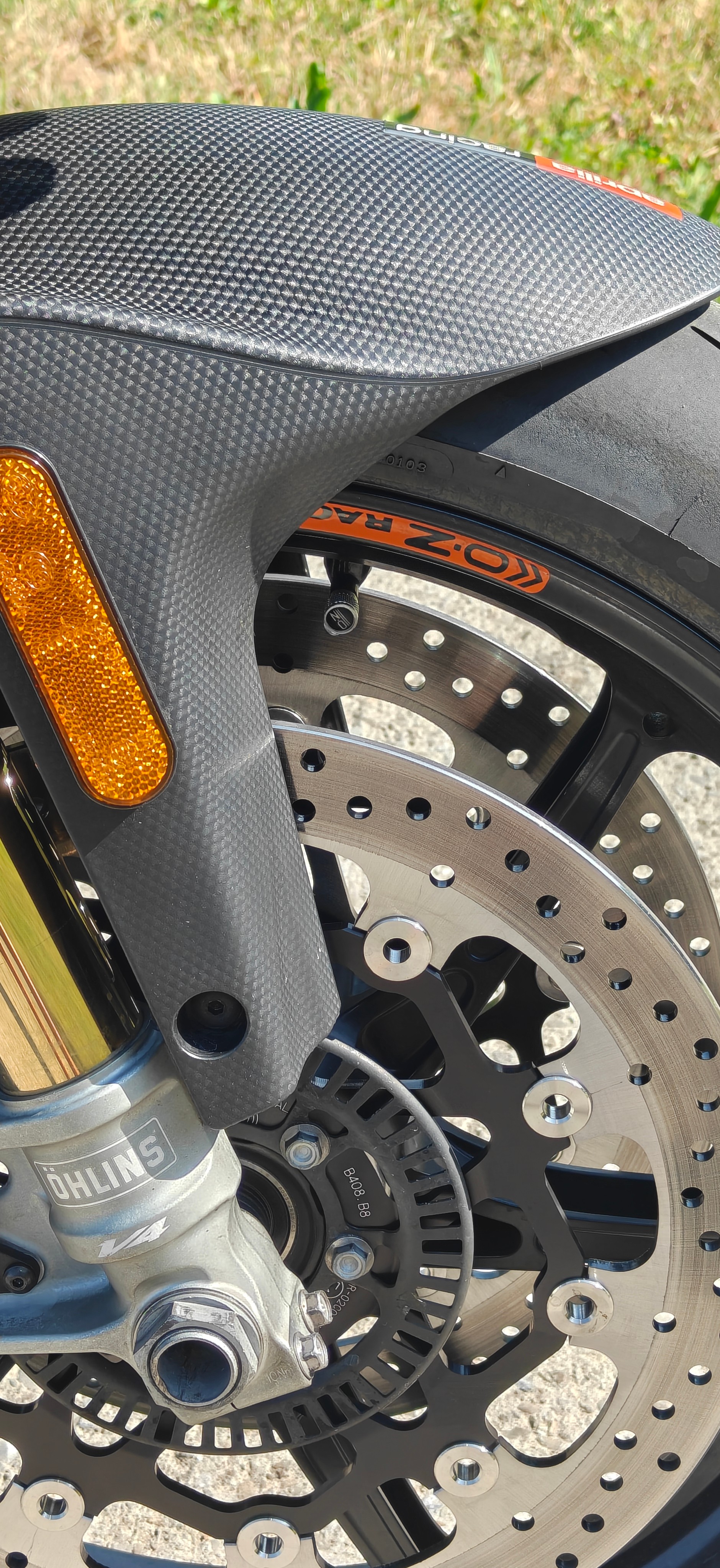 APRILIA Tuono V4 1100 Factory-image-7