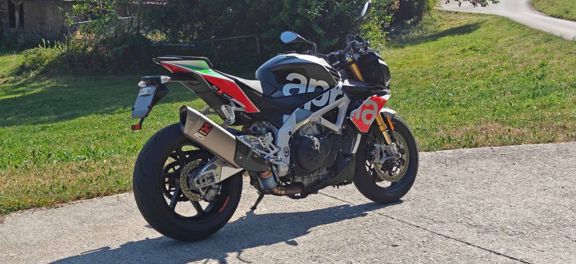 APRILIA Tuono V4 1100 Factory-image-1