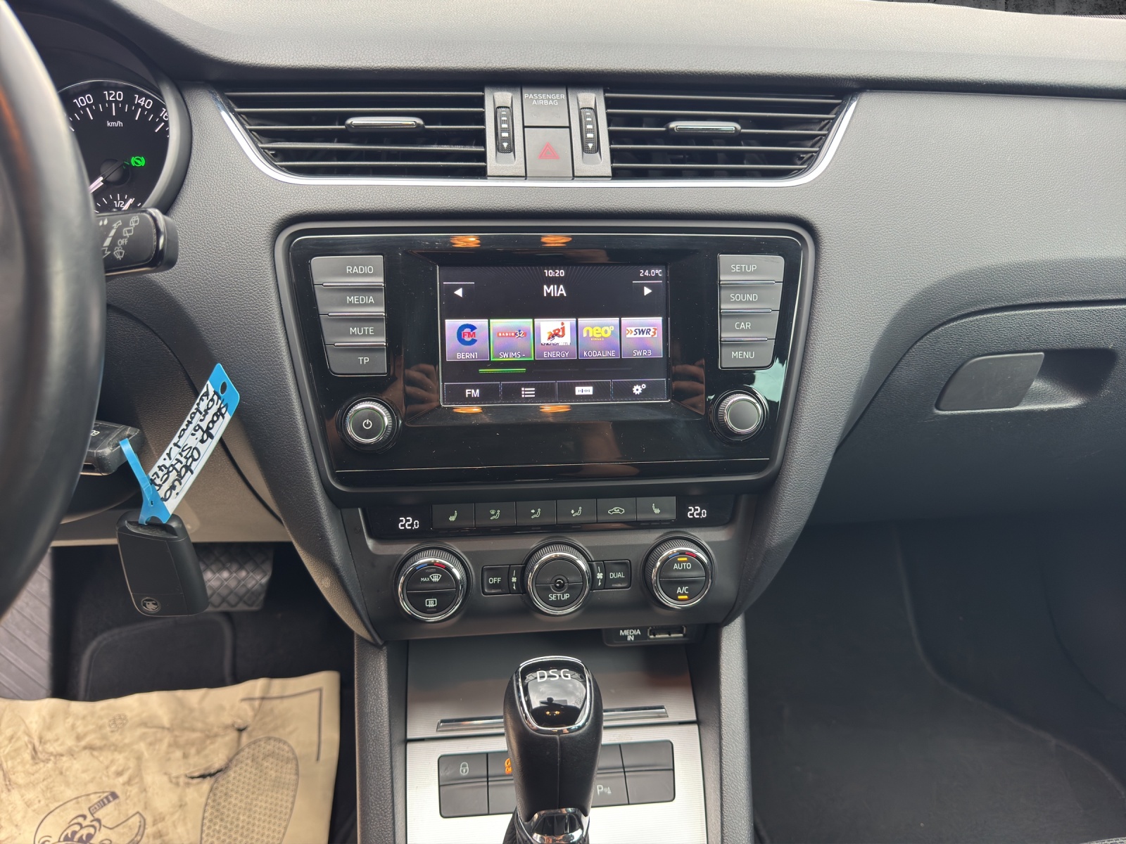 SKODA Octavia Combi 1.4 TSI Elegance DSG-image-15