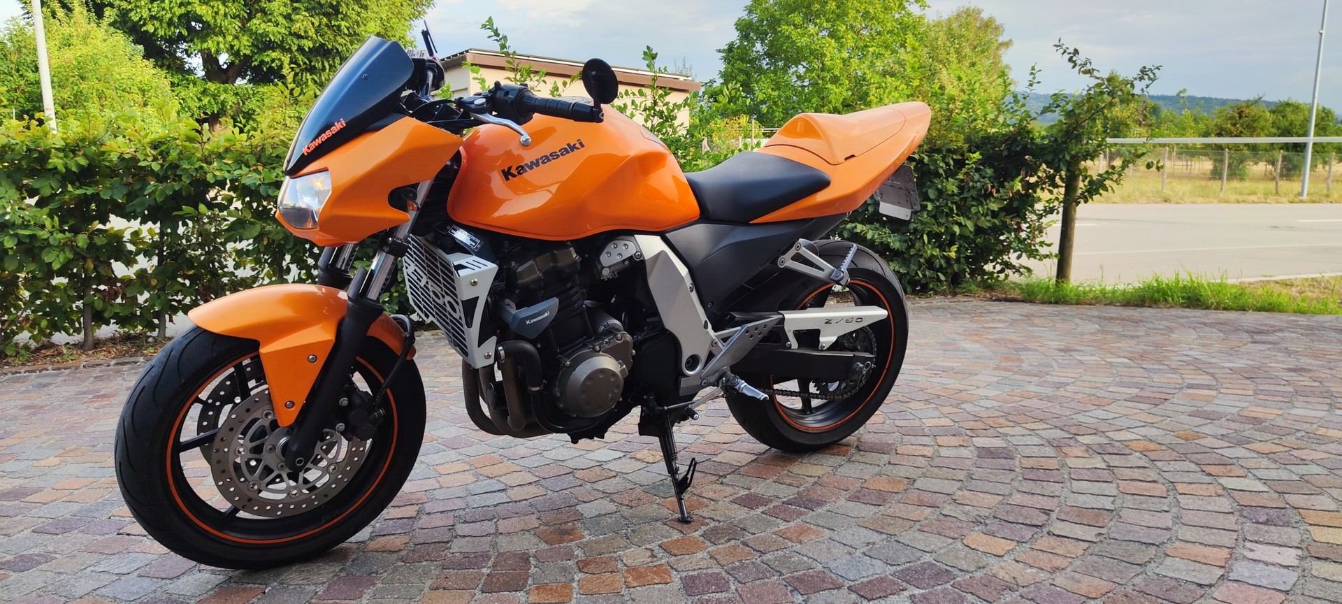 KAWASAKI Z 750-image-1