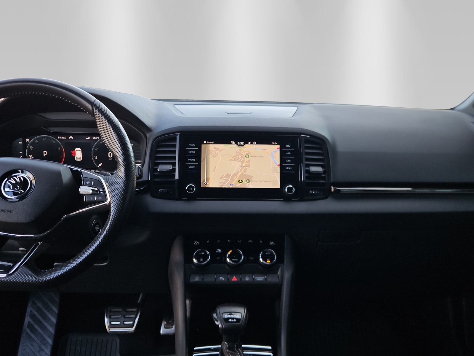 SKODA Karoq 2.0 TSI SportLine 4x4 DSG-image-4