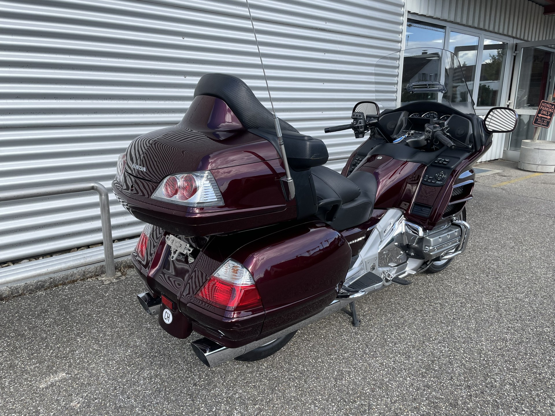 HONDA GL 1800 A Goldwing-image-2