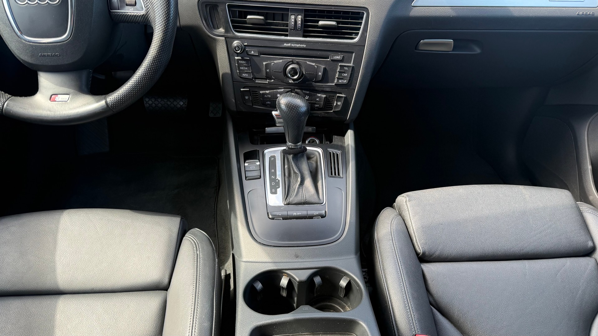 AUDI Q5 2.0 TFSI quattro S-tronic-image-4