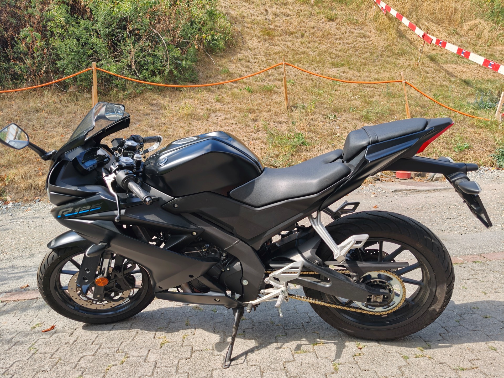 YAMAHA YZF-R 125 ABS-image-0