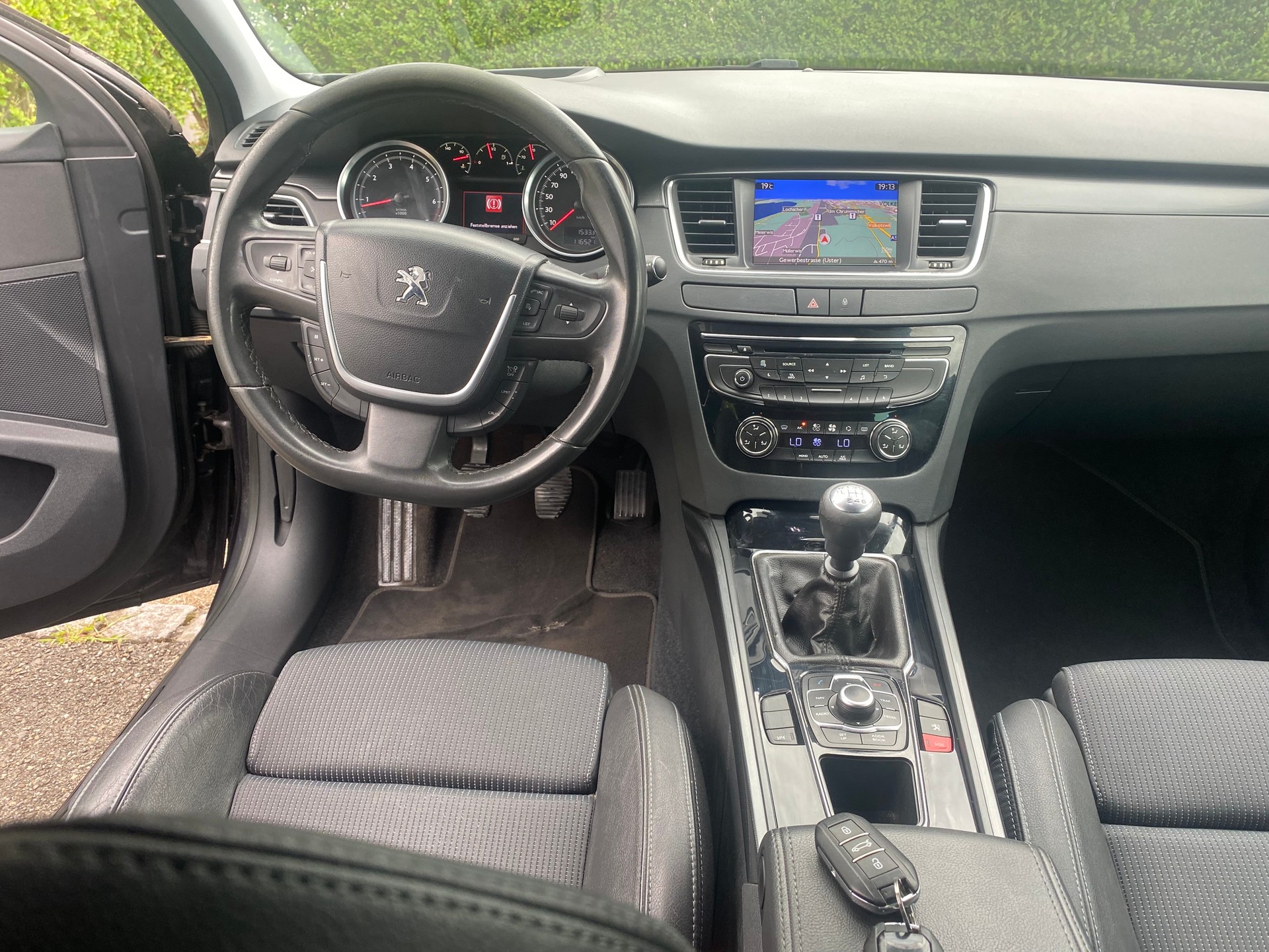 PEUGEOT 508 SW 1.6 16V T Allure-image-6