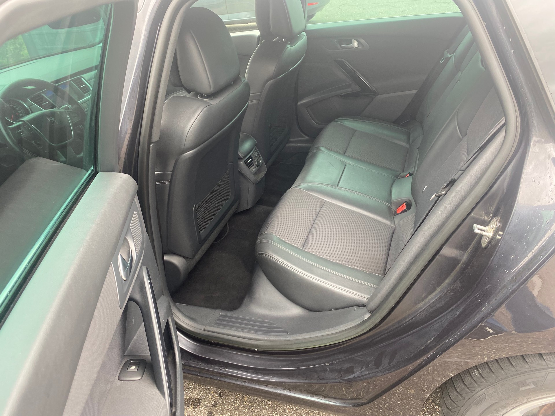PEUGEOT 508 SW 1.6 16V T Allure-image-10