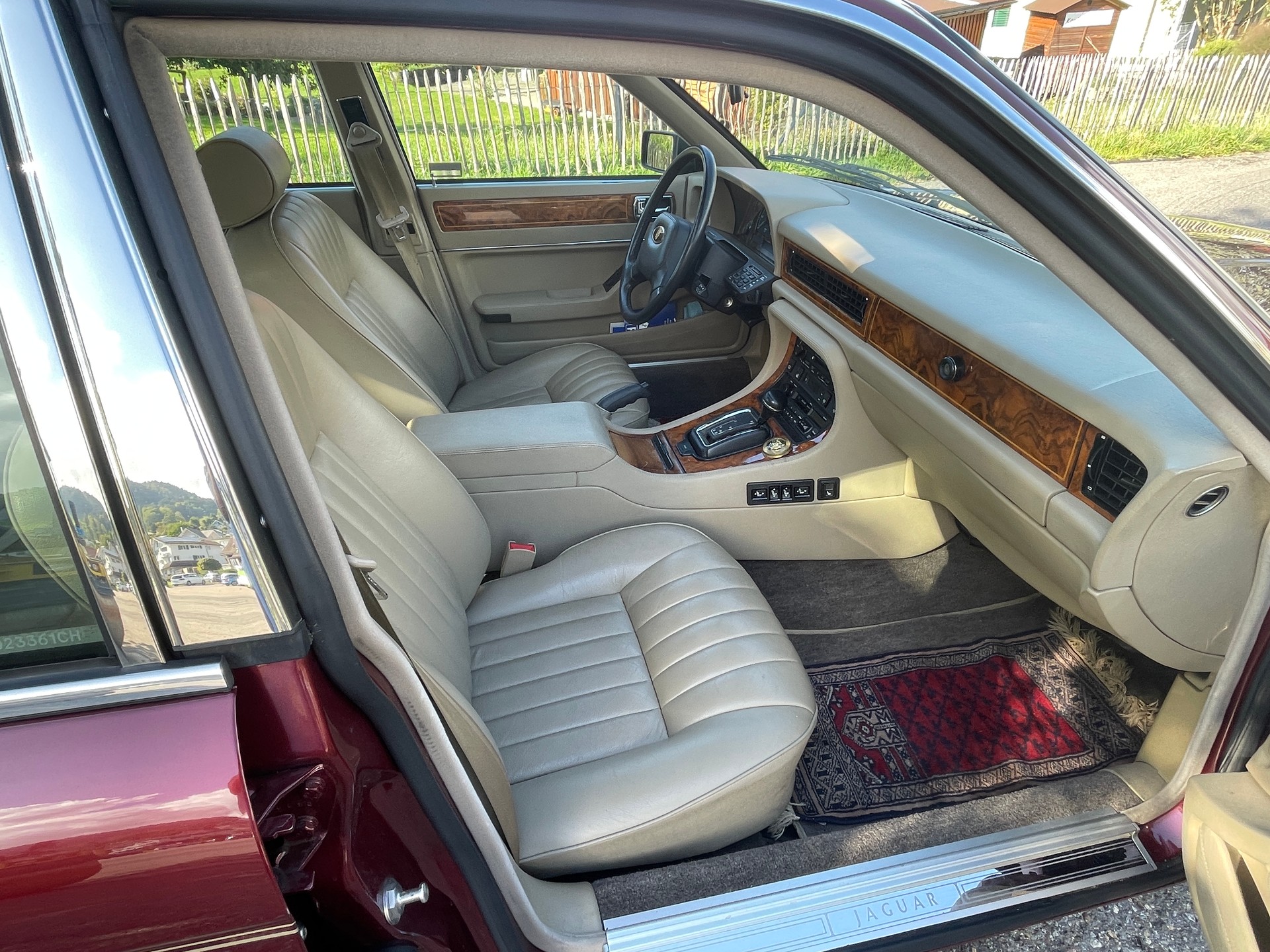 JAGUAR XJ6 4.0 Sovereign (XJ40)-image-10