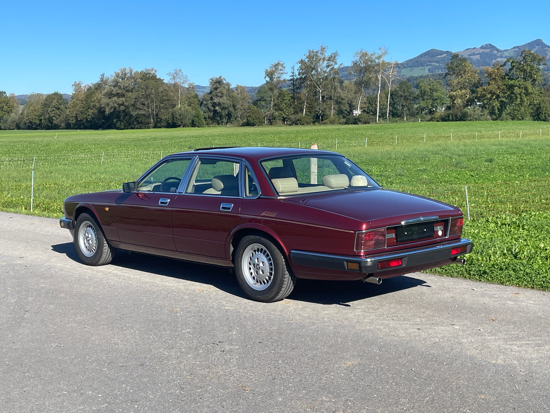 JAGUAR XJ6 4.0 Sovereign (XJ40)-image-5