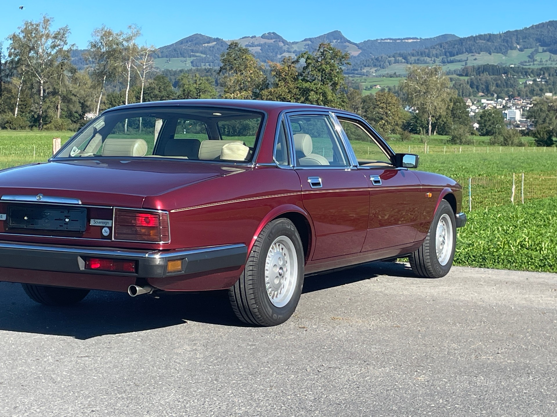 JAGUAR XJ6 4.0 Sovereign (XJ40)-image-7