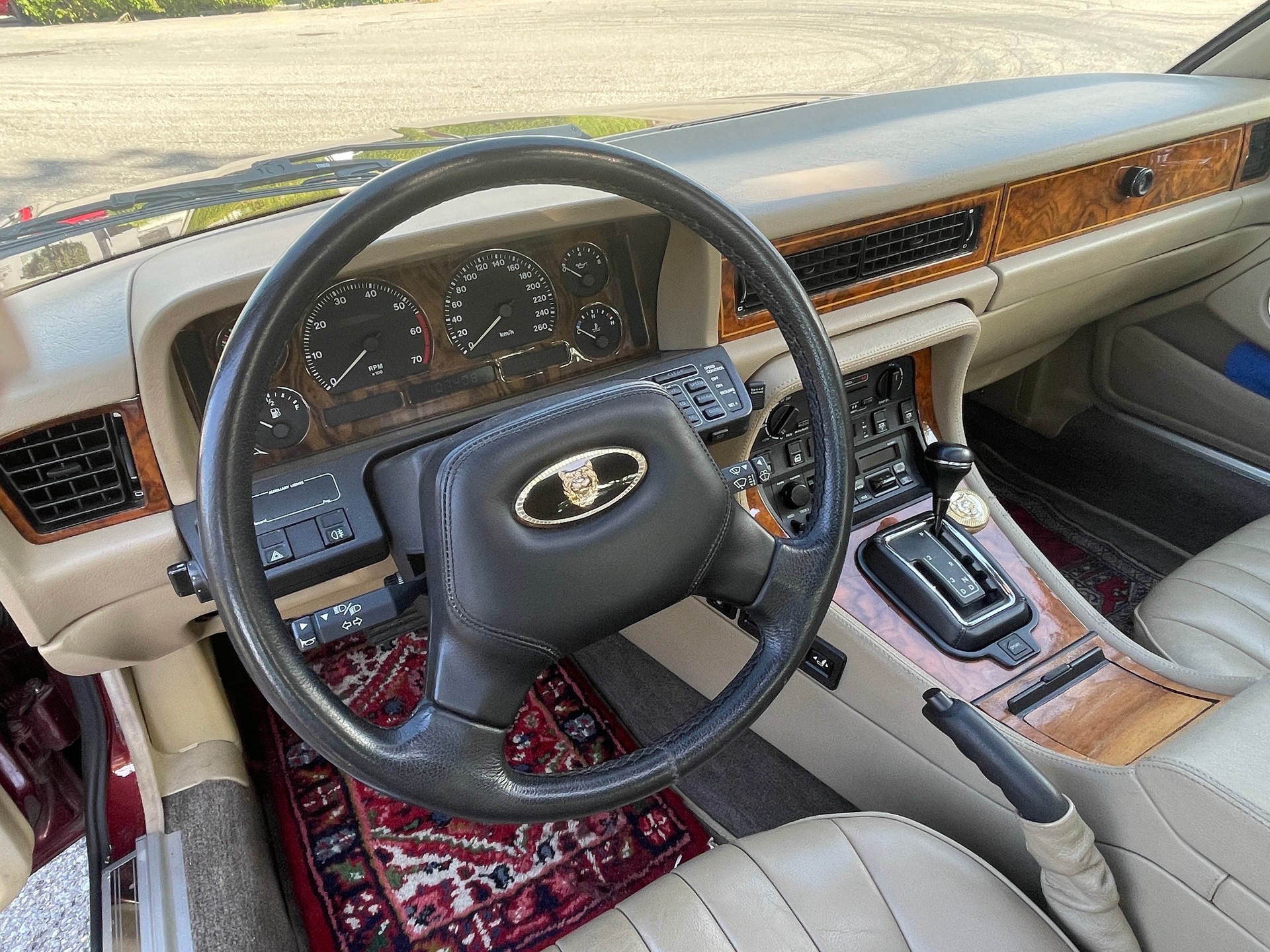 JAGUAR XJ6 4.0 Sovereign (XJ40)-image-12