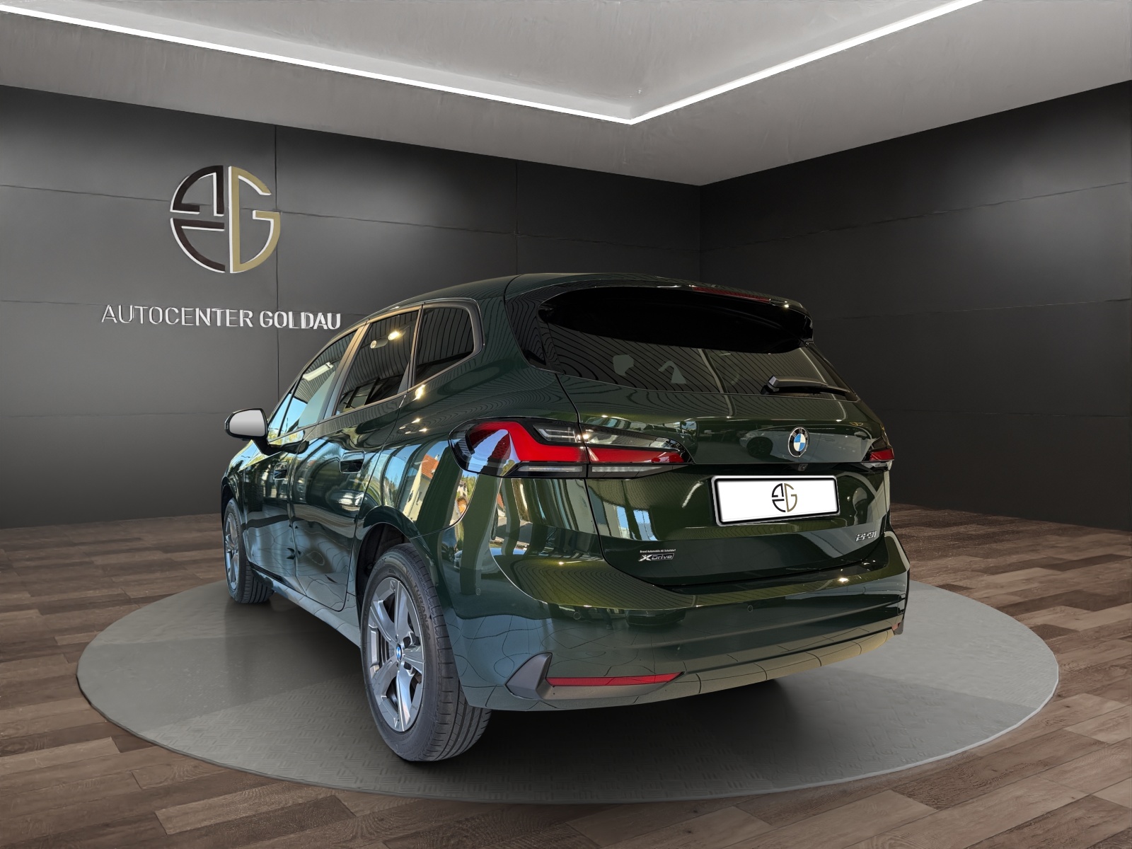 BMW 223i Active Tourer xDrive DKG-showroom-element-1