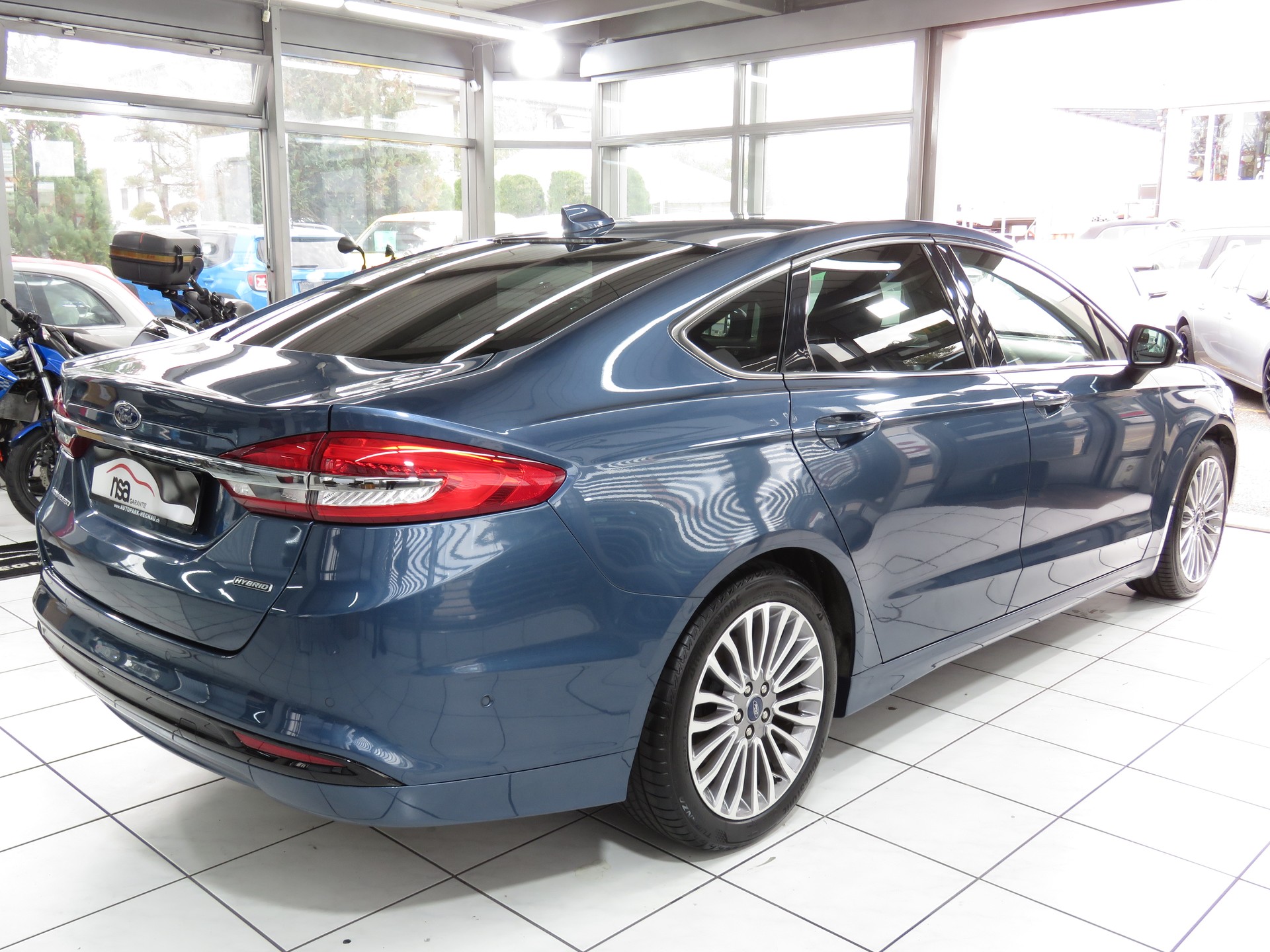 FORD Mondeo 2.0 HEV Titanium eCVT (Automat)-showroom-element-3
