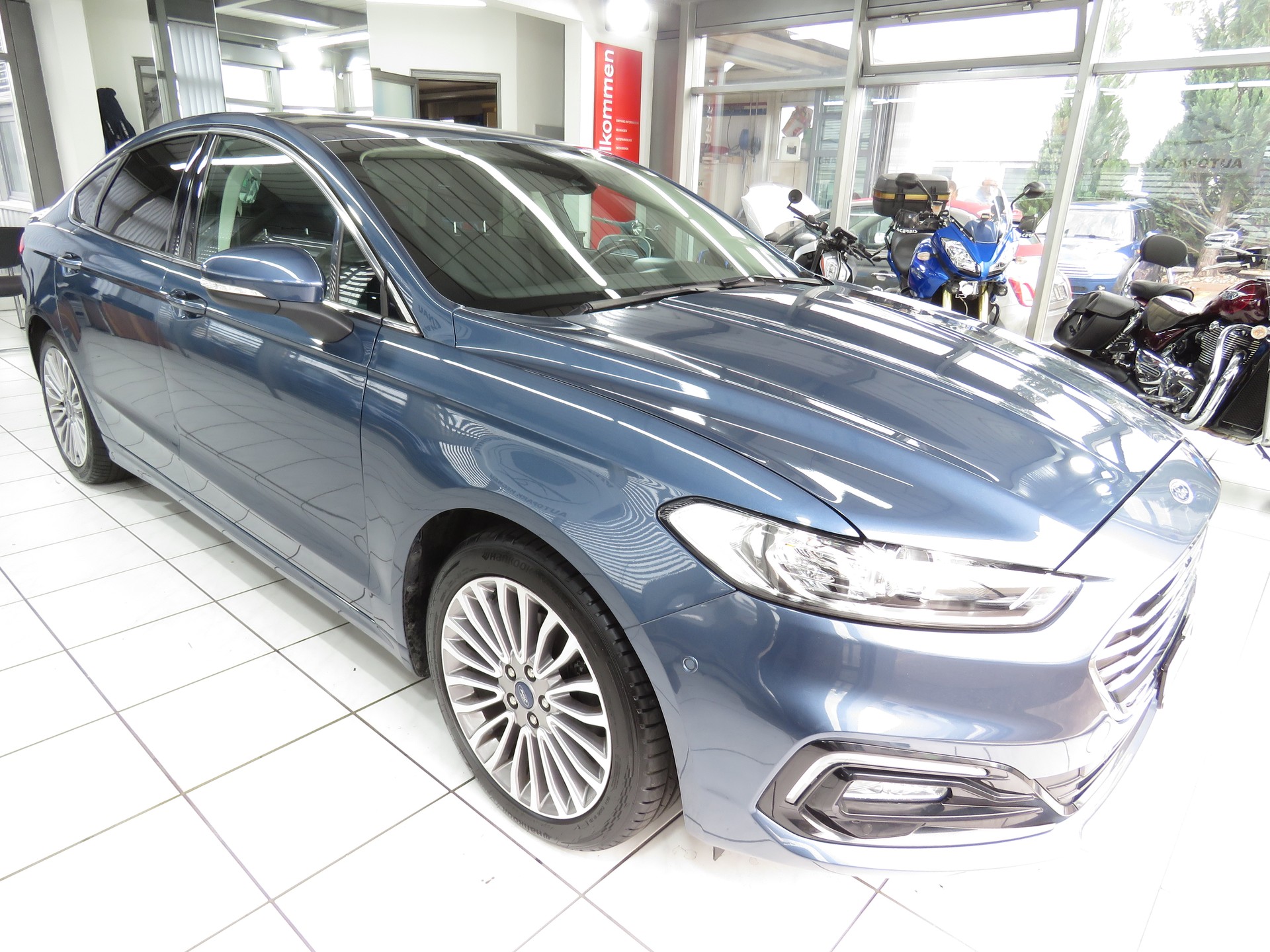FORD Mondeo 2.0 HEV Titanium eCVT (Automat)-showroom-element-2