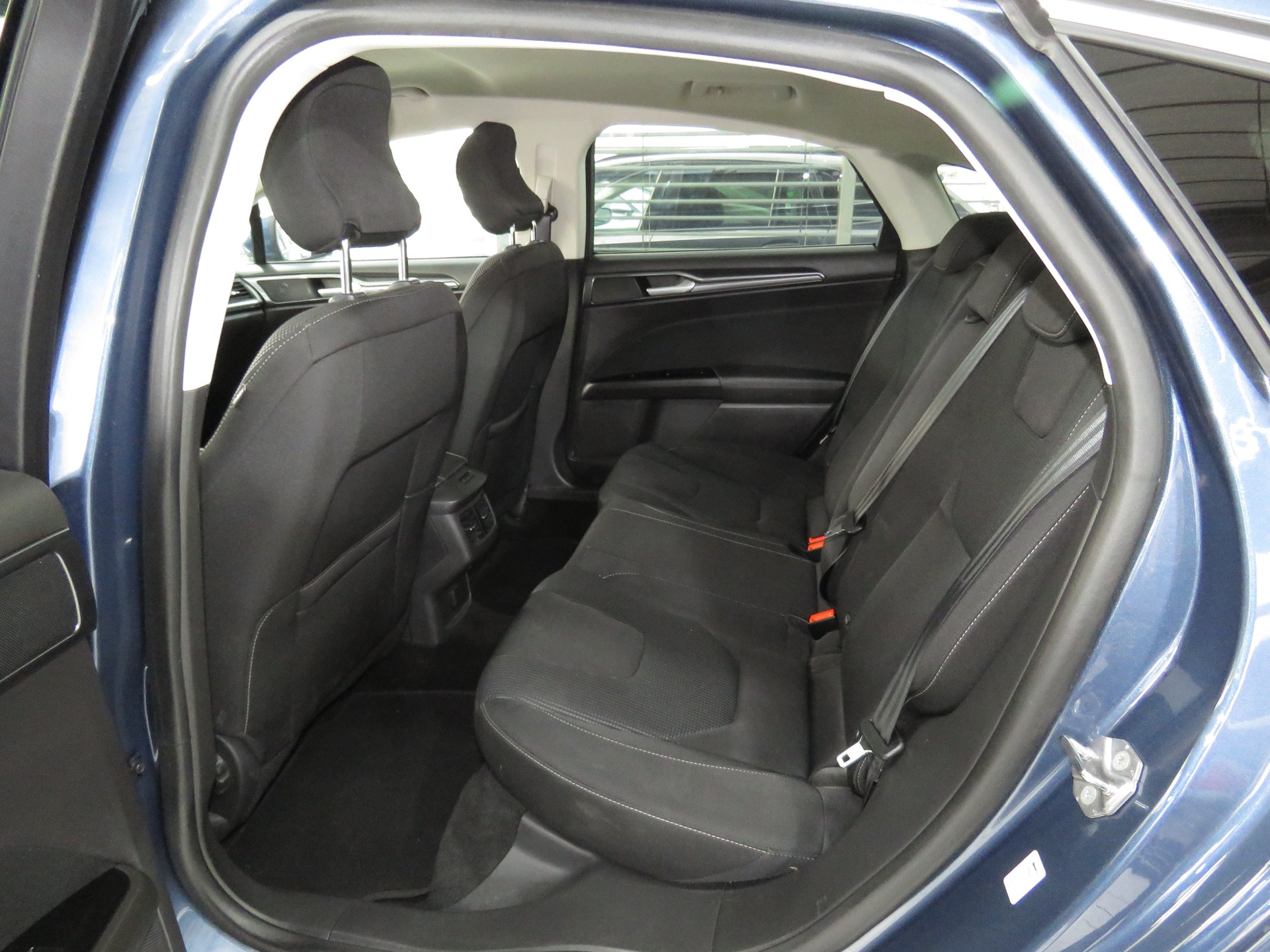 FORD Mondeo 2.0 HEV Titanium eCVT (Automat)-image-8