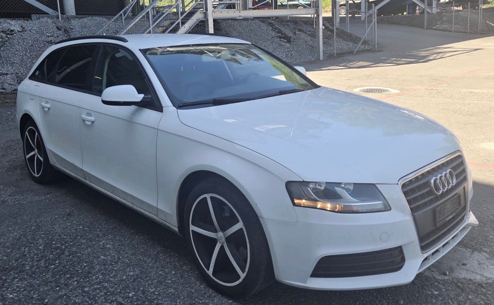 AUDI A4 Avant 2.0 TDI multitronic-image-2
