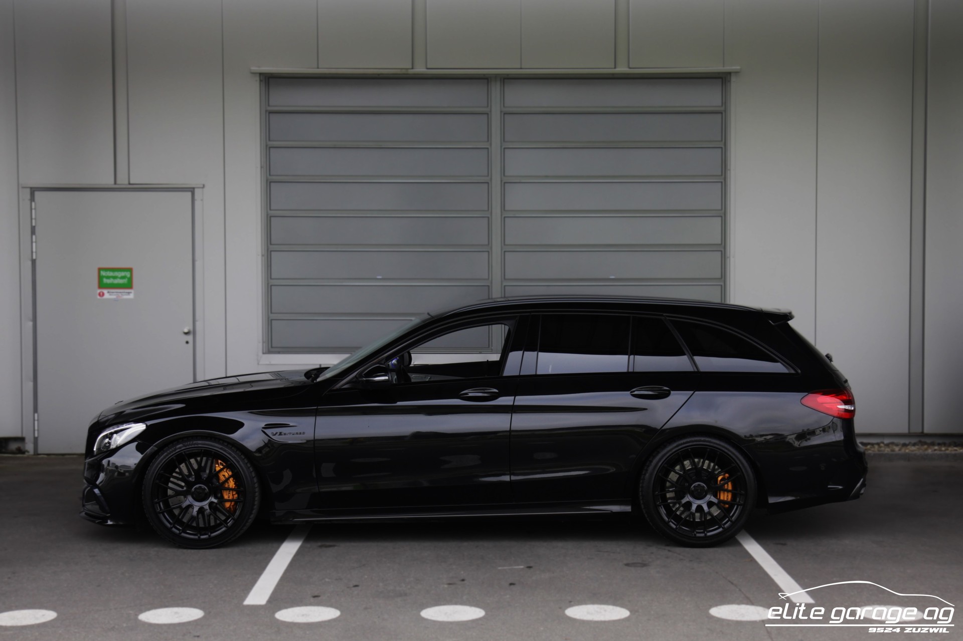 MERCEDES-BENZ C 63 S AMG Speedshift-image-1