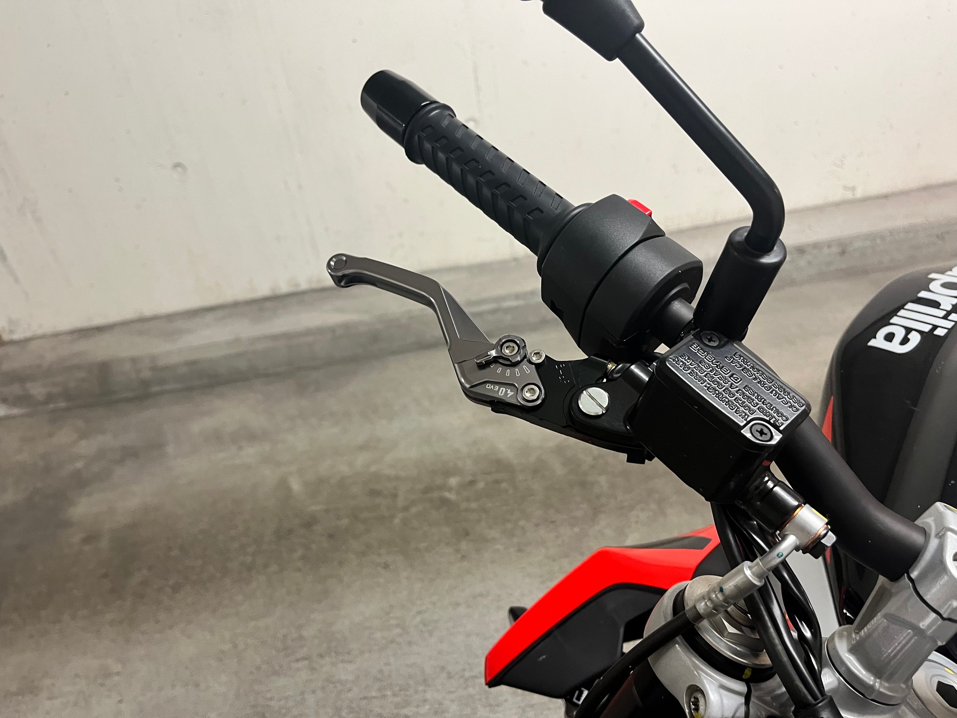 APRILIA Tuono 457 (35kW) E5+ mit Quickshifter-image-3
