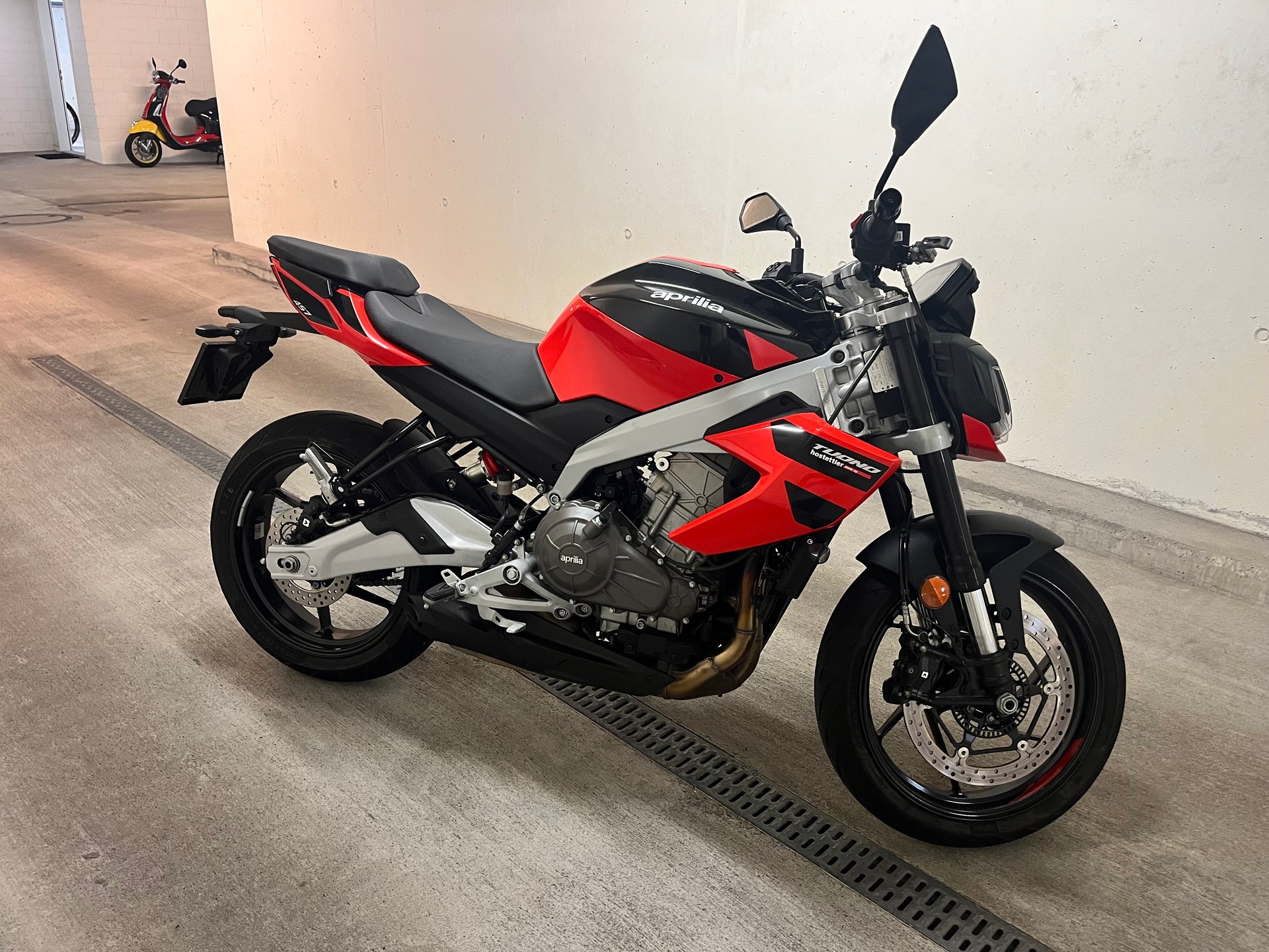APRILIA Tuono 457 (35kW) E5+ mit Quickshifter-image-1