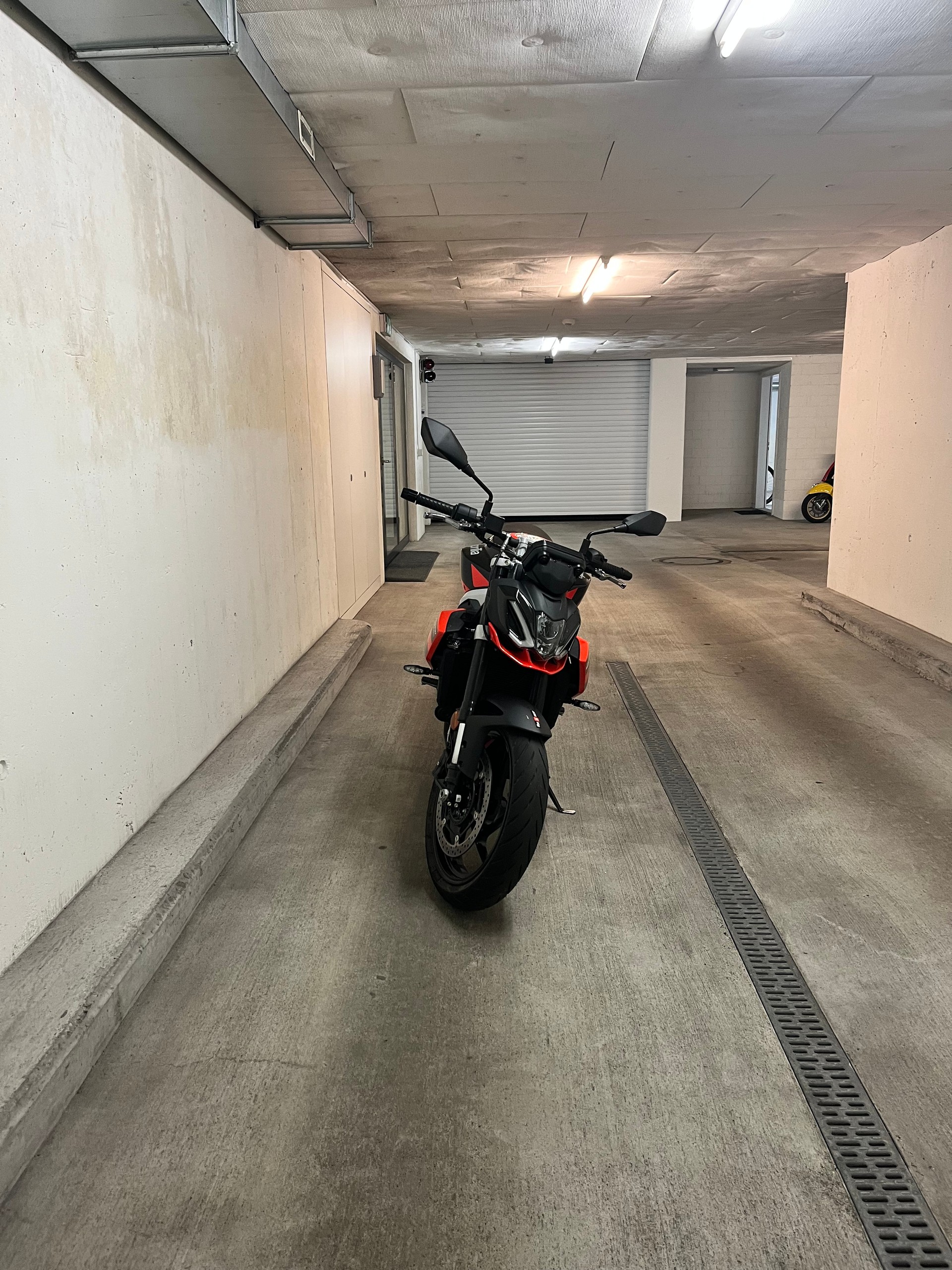 APRILIA Tuono 457 (35kW) E5+ mit Quickshifter-image-2