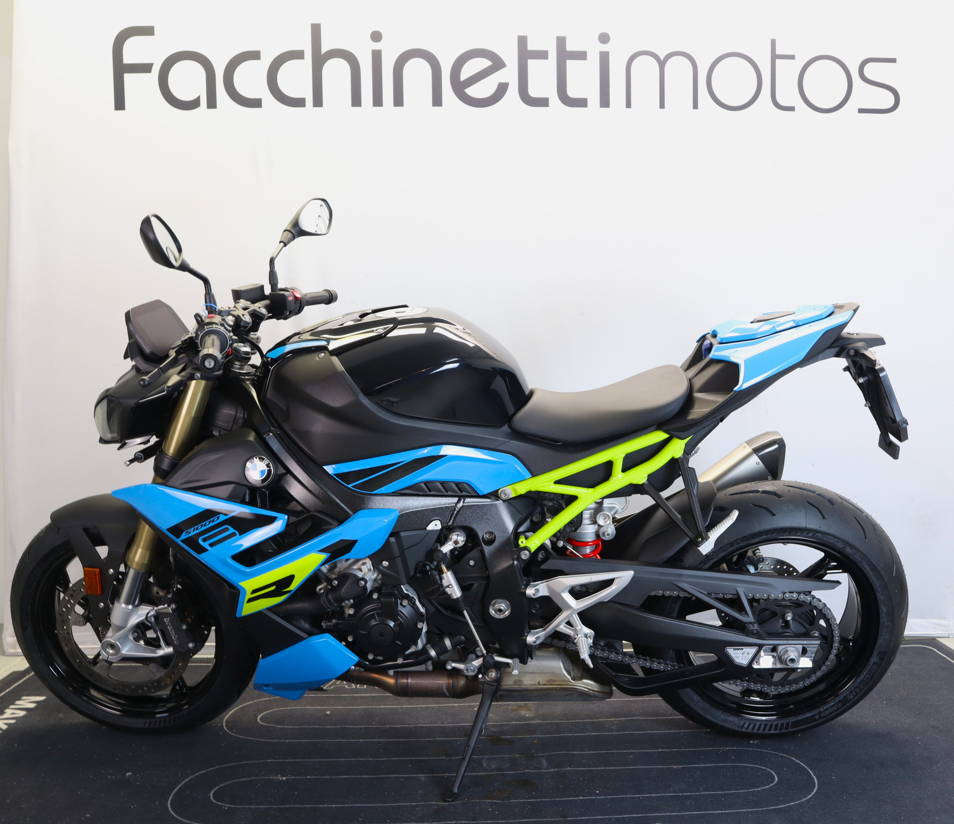 BMW S 1000 R Sport-showroom-element-1
