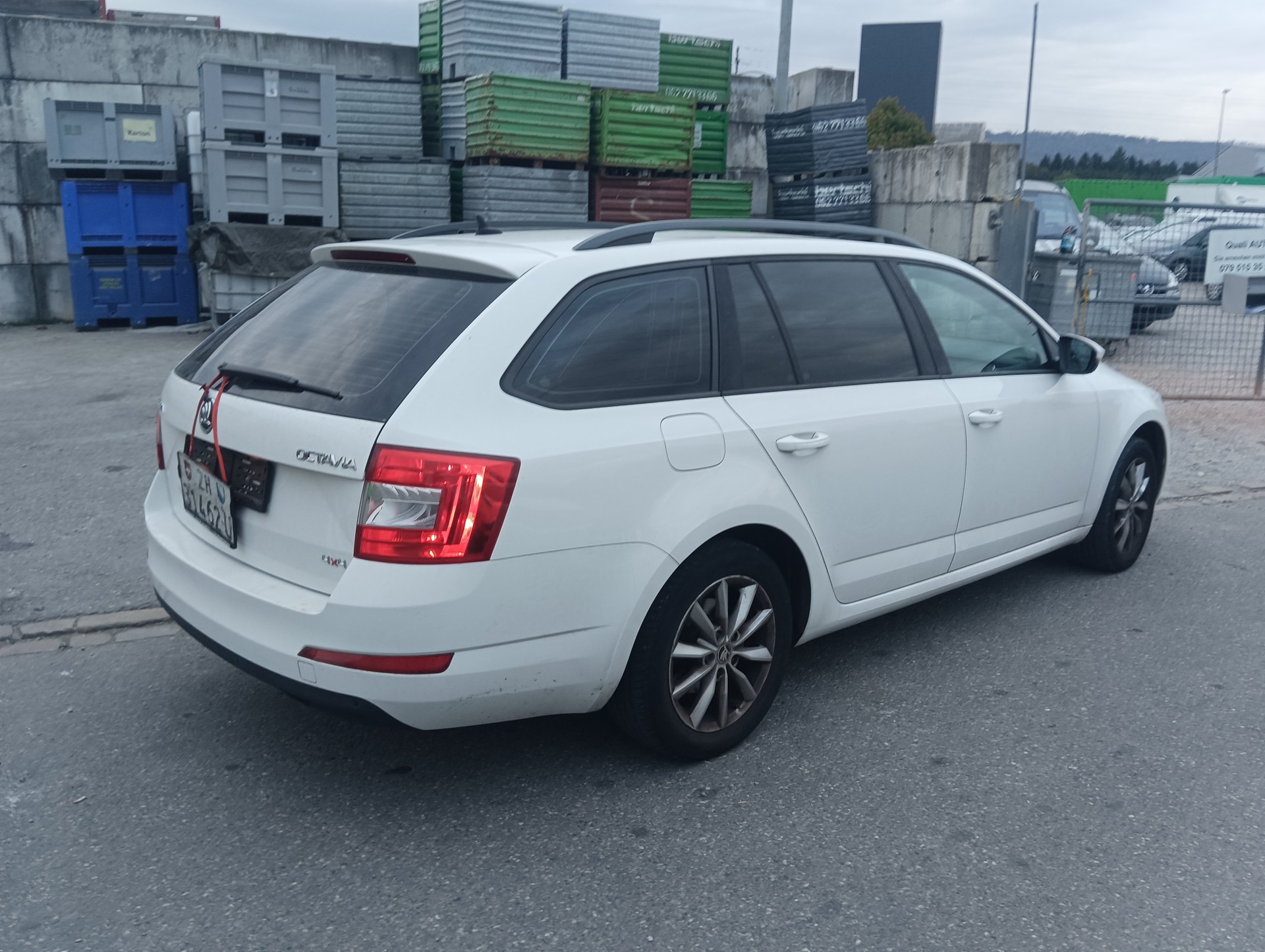 SKODA Octavia Combi 1.8 TSI L&K 4x4 DSG-image-2