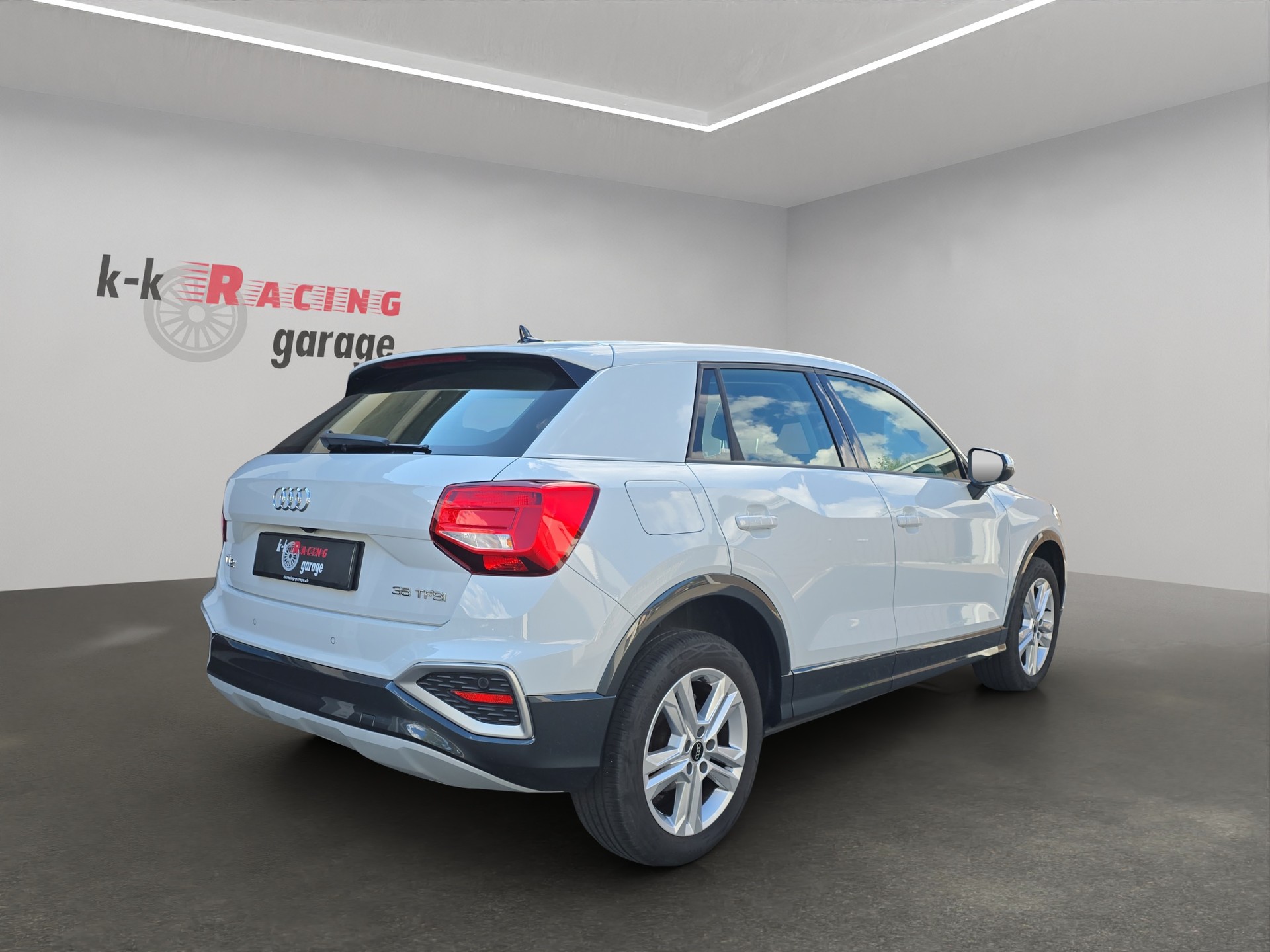 AUDI Q2 35 TFSI advanced S-tronic-showroom-element-3