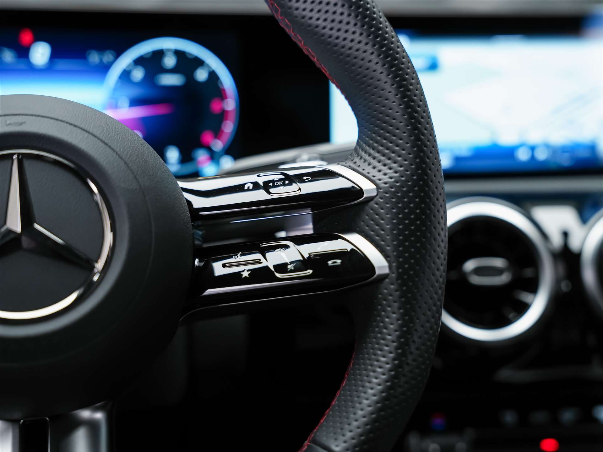MERCEDES-BENZ A 200 AMG Line d 8G-DCT *Facelift*Werksgarantie*Multibeam LED-image-25