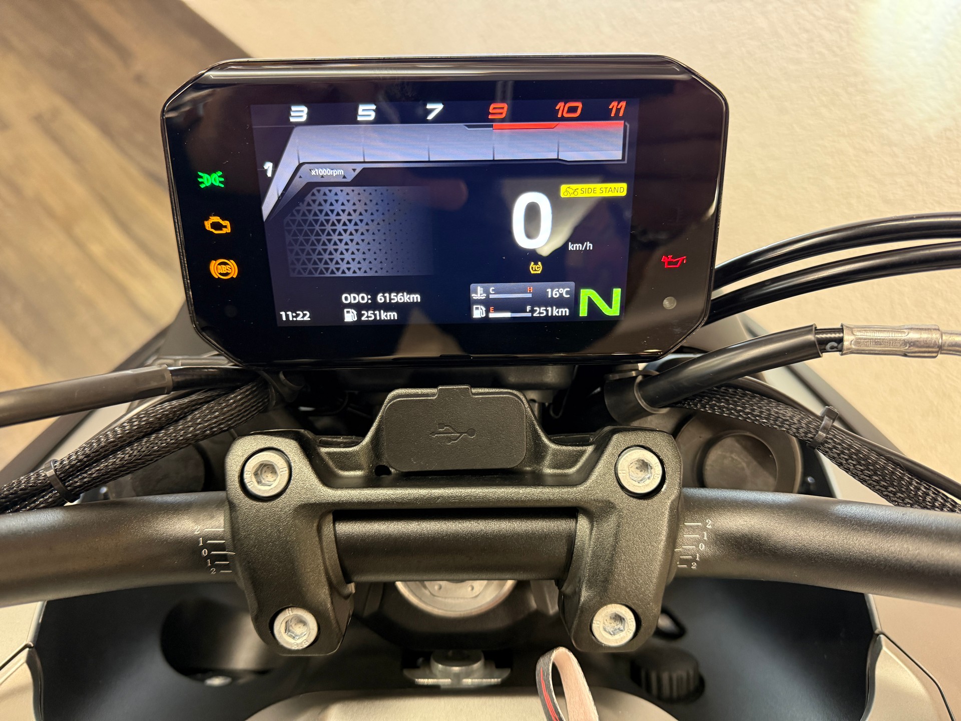 CF MOTO 125NK-showroom-element-1