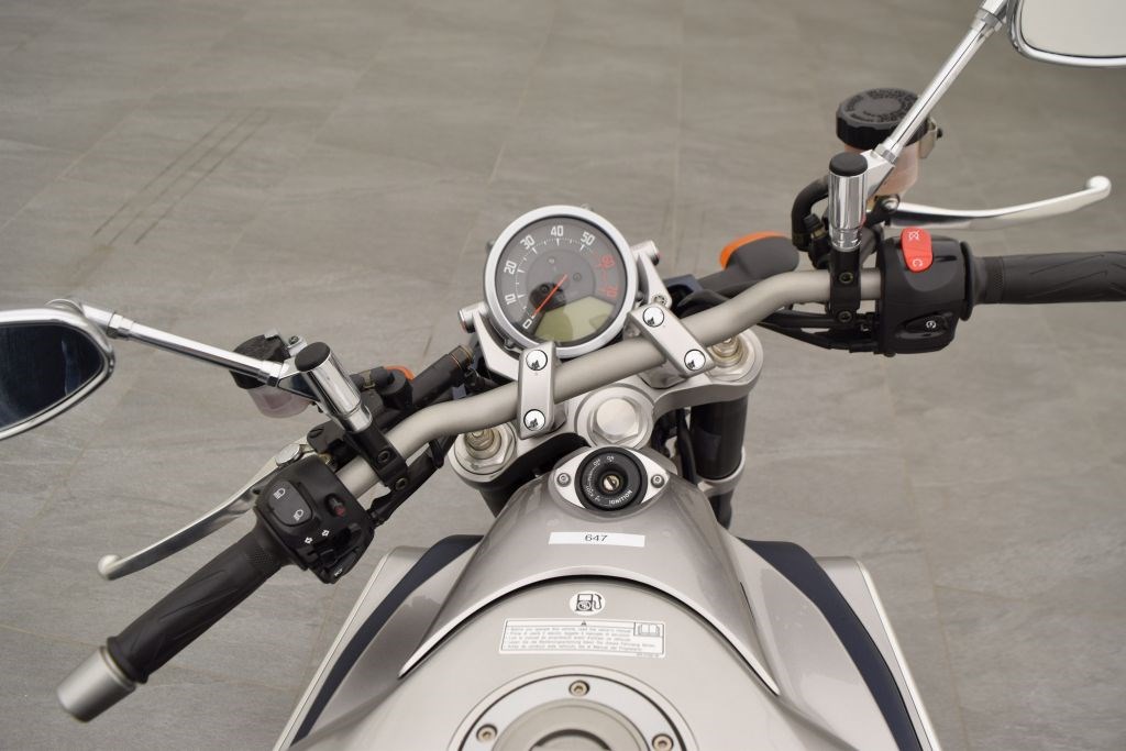 YAMAHA MT-01-image-10