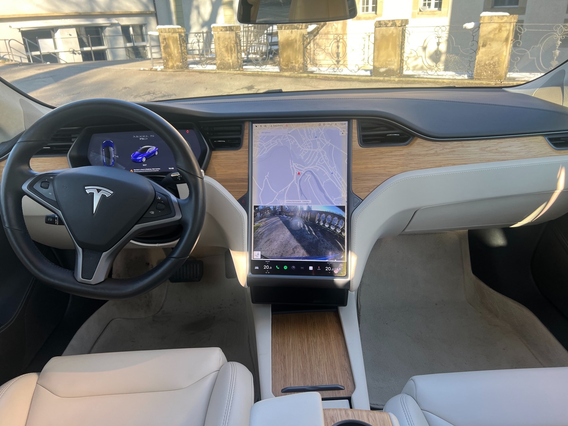 TESLA Model S 75 D-image-7