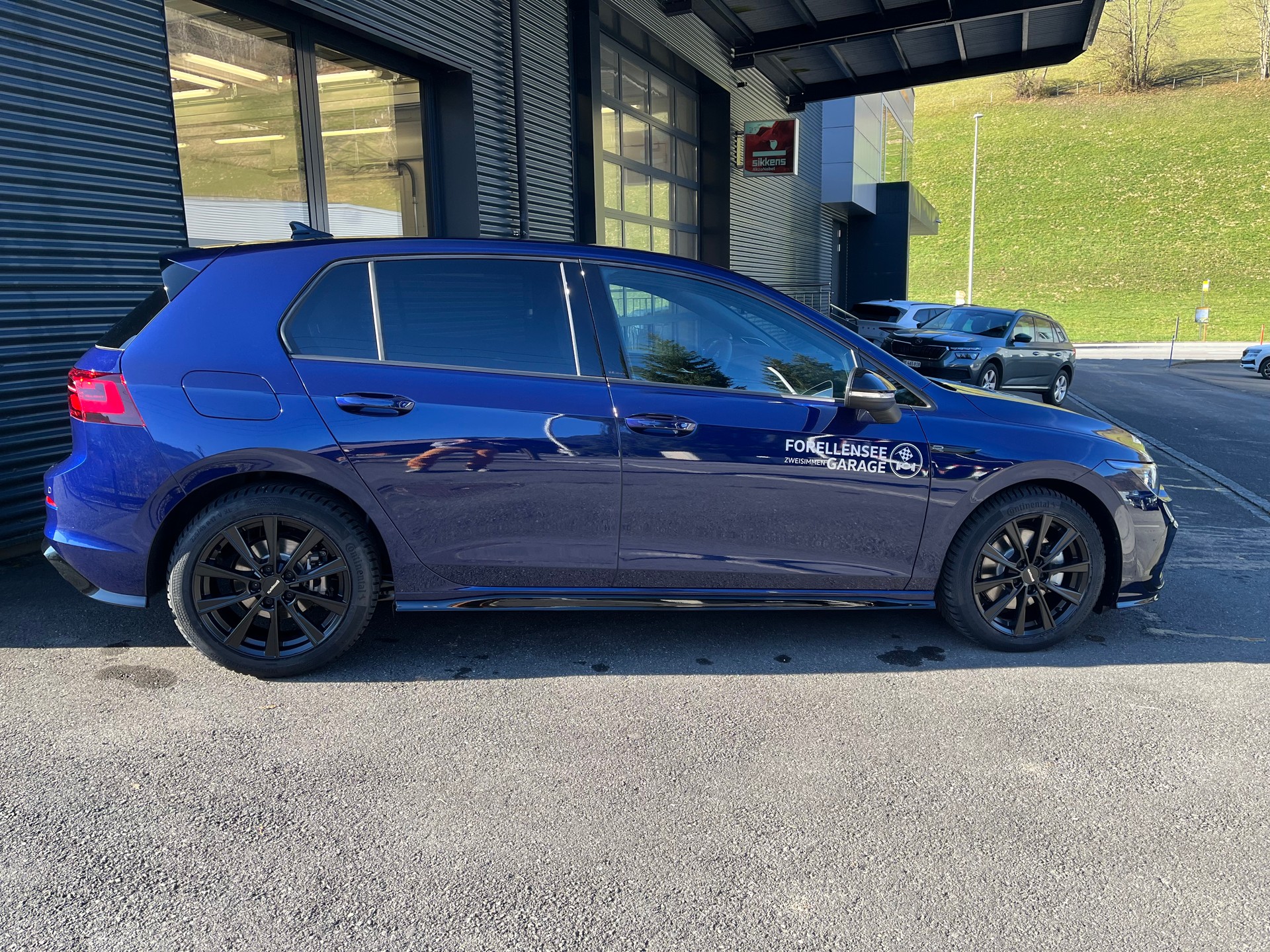 VW Golf 2.0 TSI R-Line DSG 4 Motion-image-4