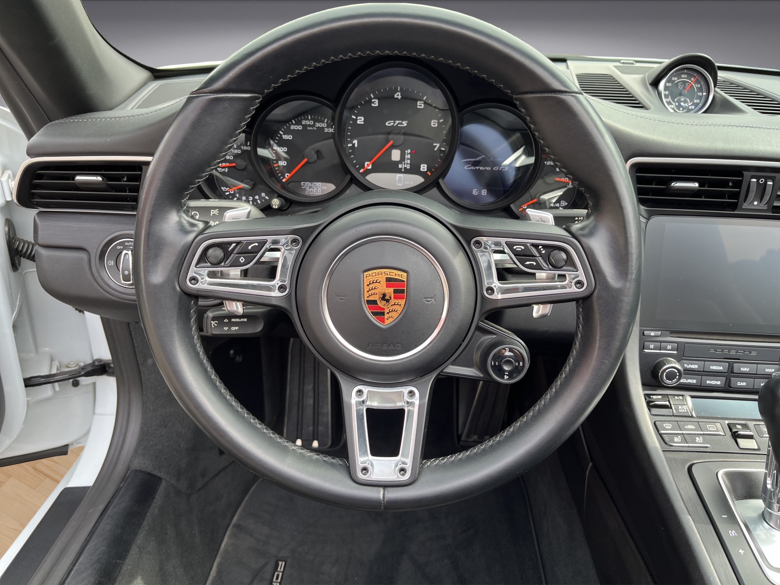PORSCHE 911 (991.2) Cabriolet 3.0 Carrera GTS PDK-image-11