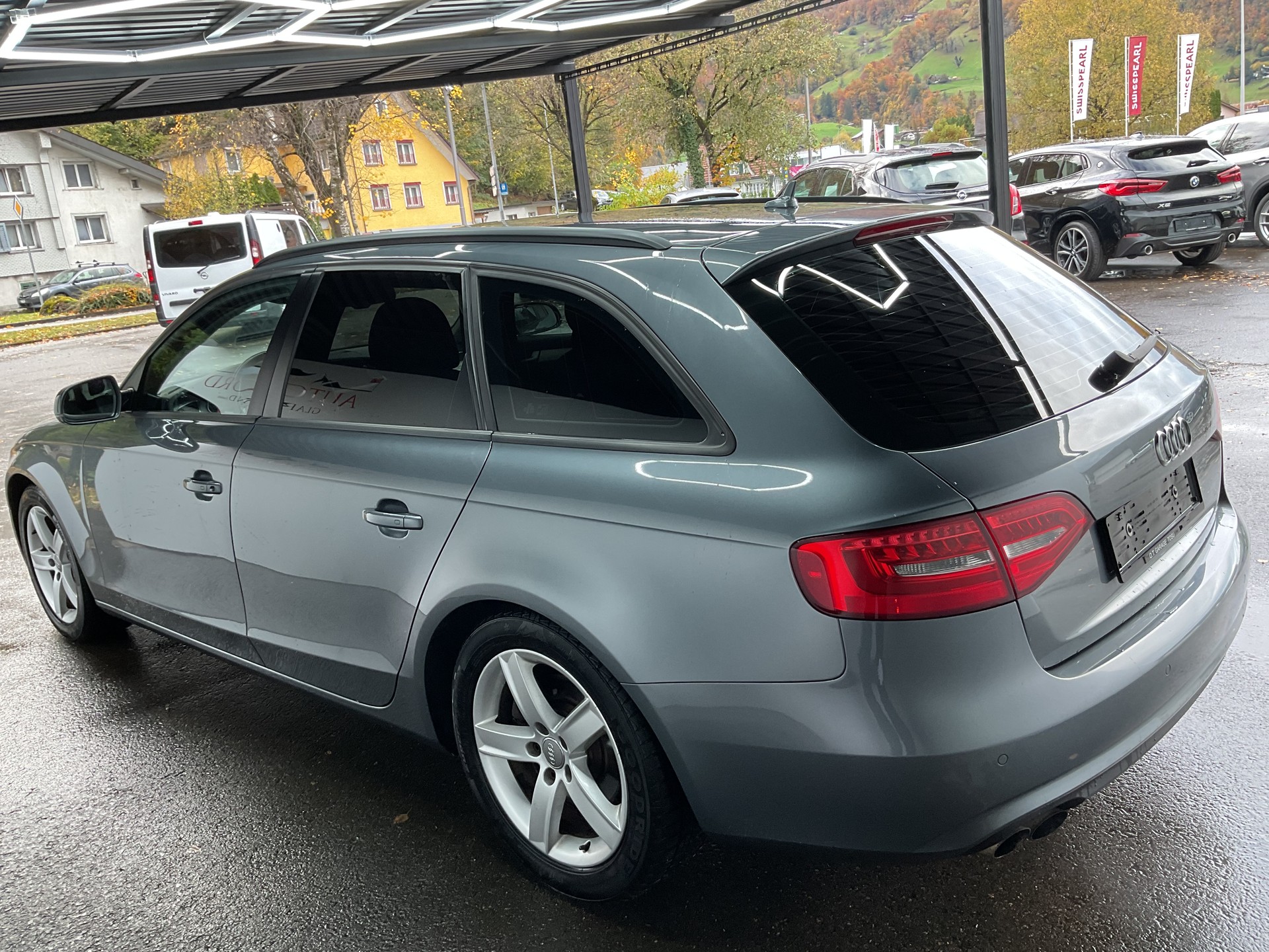 AUDI A4 Avant 2.0 TDI quattro S-tronic-showroom-element-3