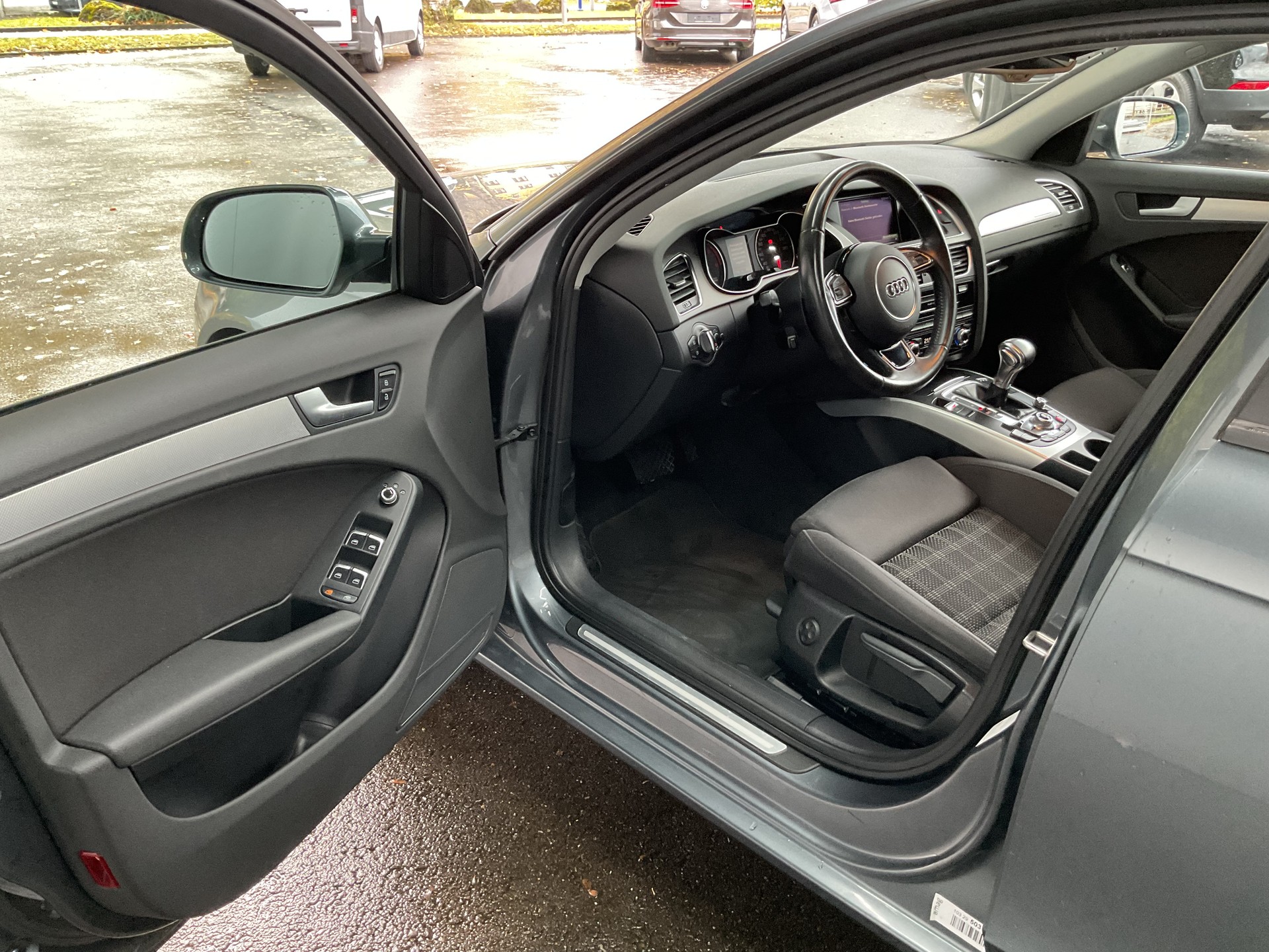 AUDI A4 Avant 2.0 TDI quattro S-tronic-image-7