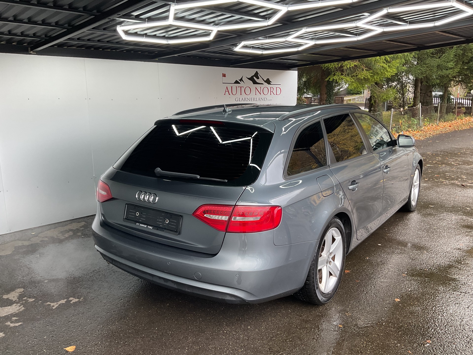 AUDI A4 Avant 2.0 TDI quattro S-tronic-image-5
