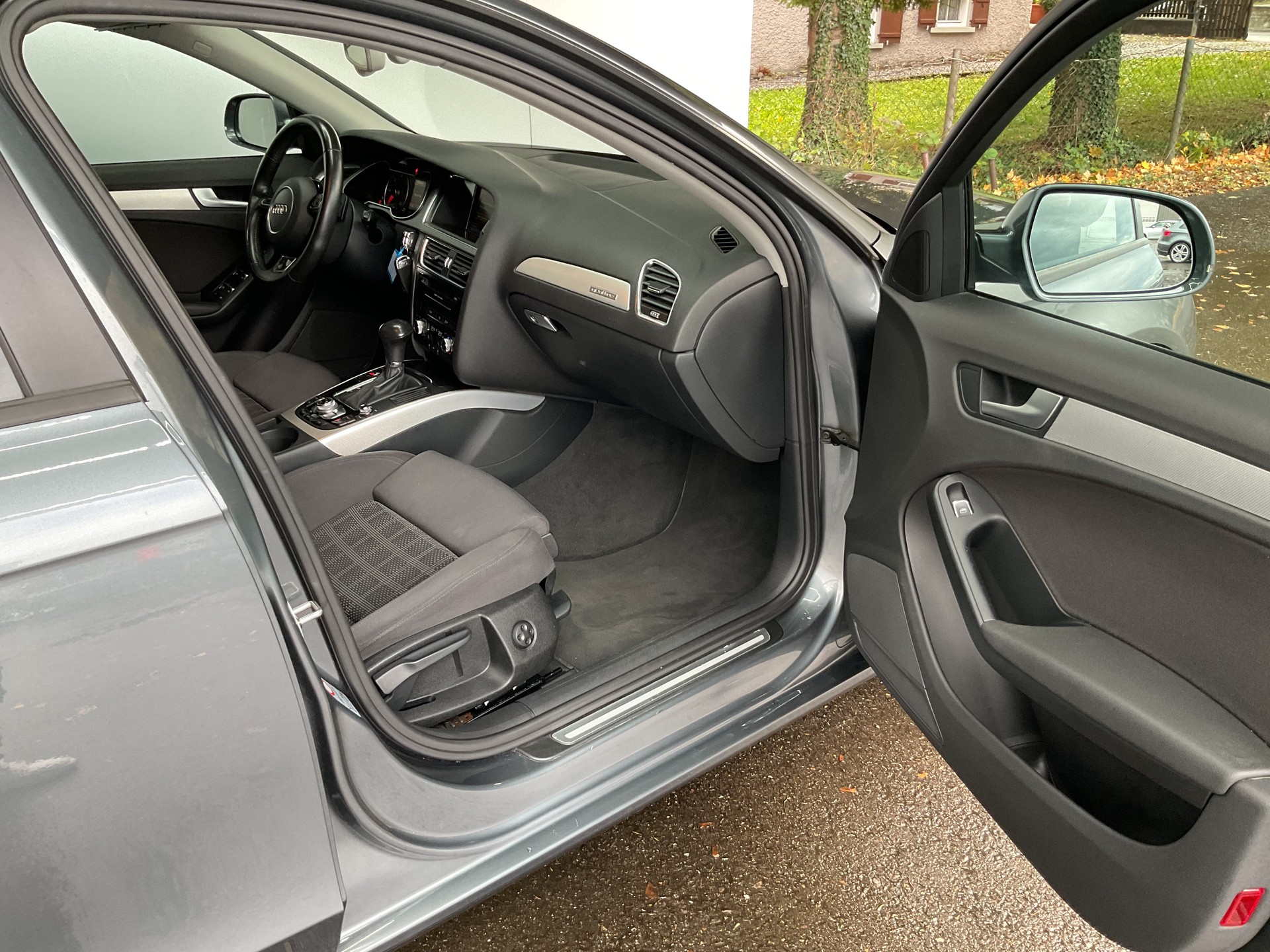AUDI A4 Avant 2.0 TDI quattro S-tronic-image-9