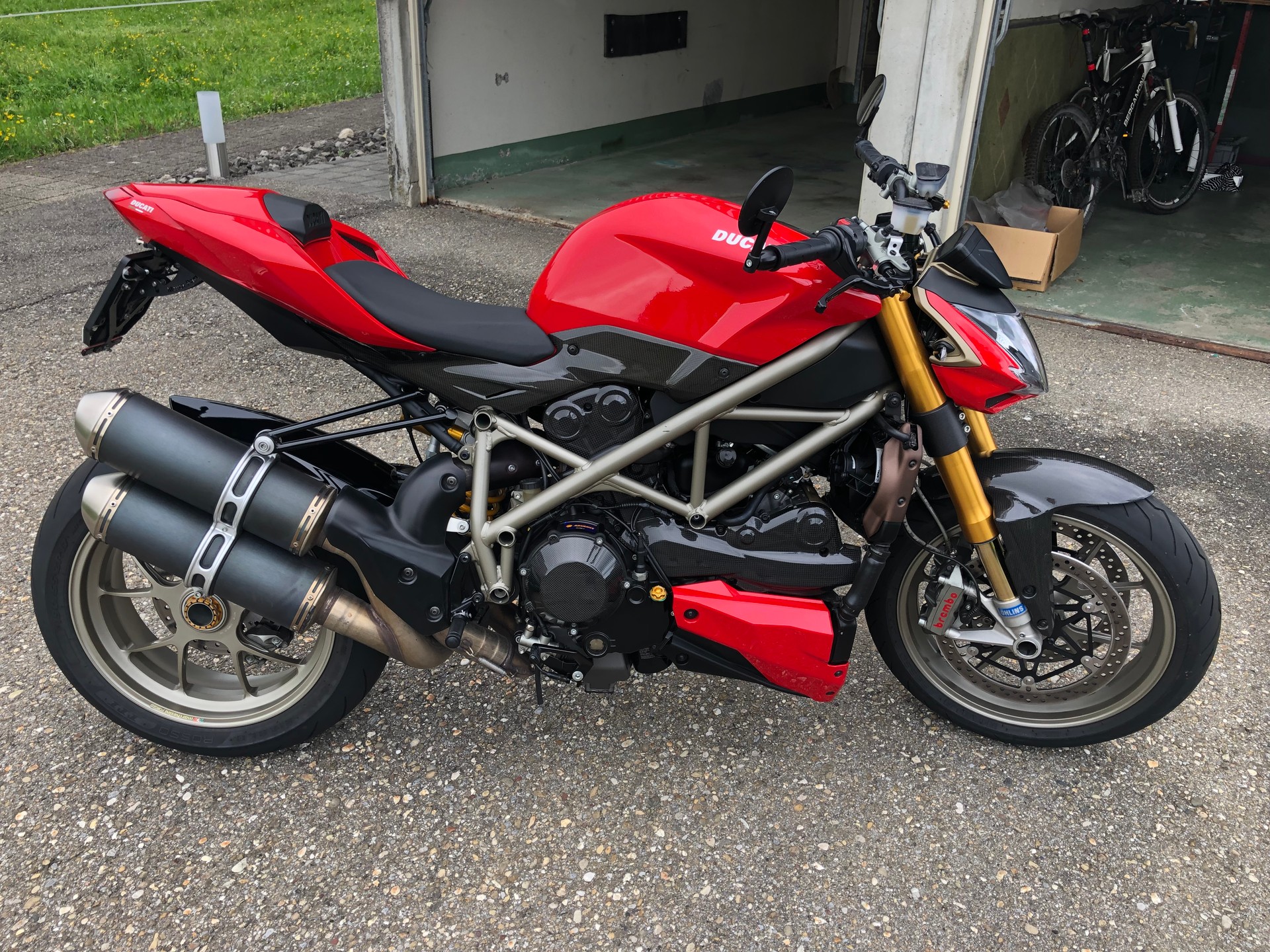 DUCATI Streetfighter 1099 S-image-1