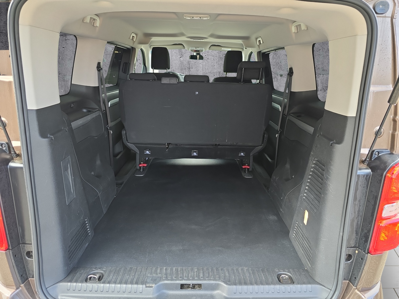 TOYOTA Proace Verso 2.0 D-4D Shuttle L1 Automatic-image-10