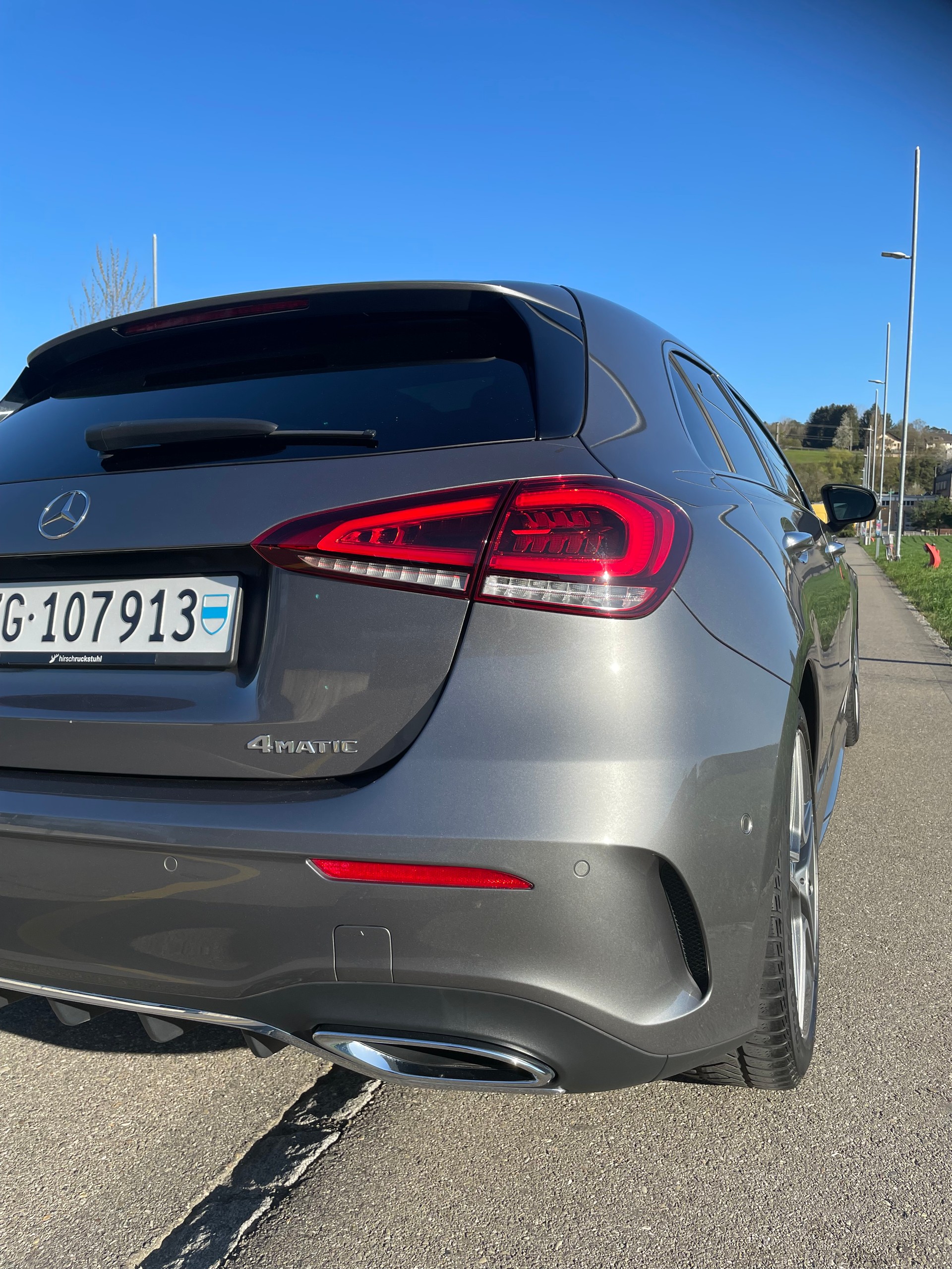 MERCEDES-BENZ A 220 AMG Line 7G-DCT 4Matic-image-4