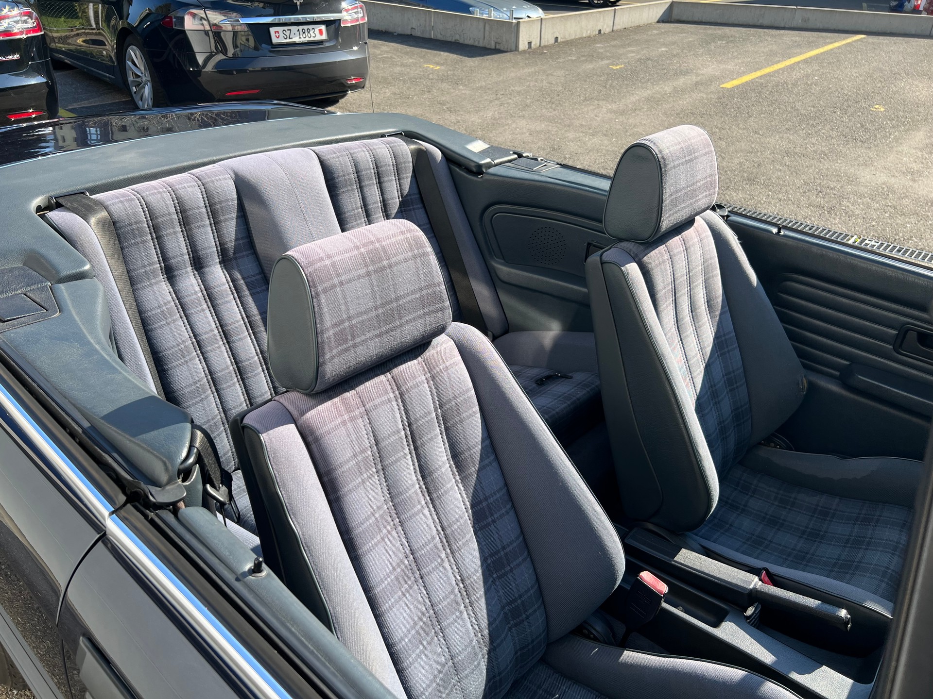 BMW 318i Cabrio-image-5