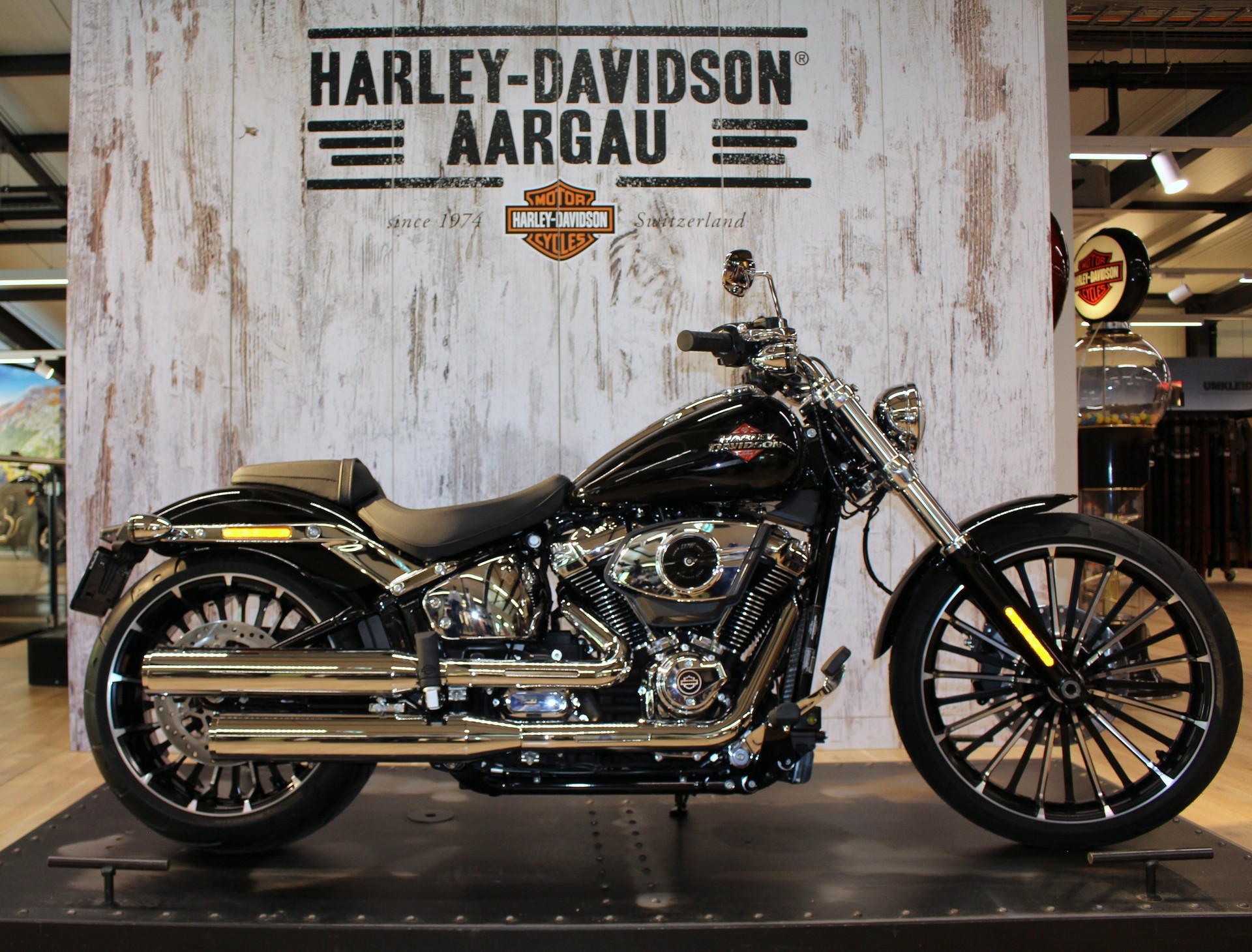 HARLEY-DAVIDSON FXBR Breakout 117-image-0